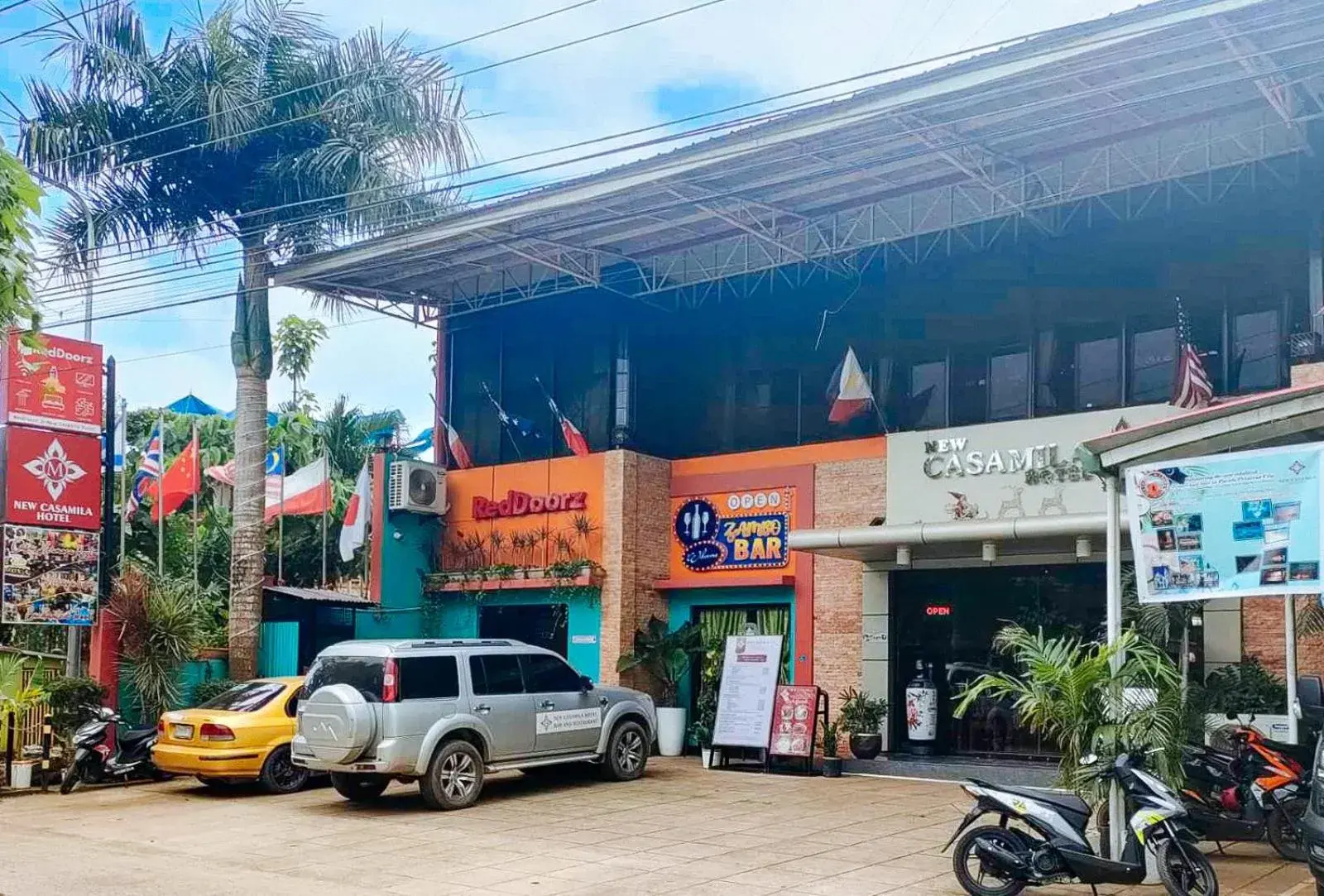 Facade/entrance in RedDoorz at New Casamila Hotel Palawan Facade/entrance in RedDoorz at New Casamila Hotel Palawan