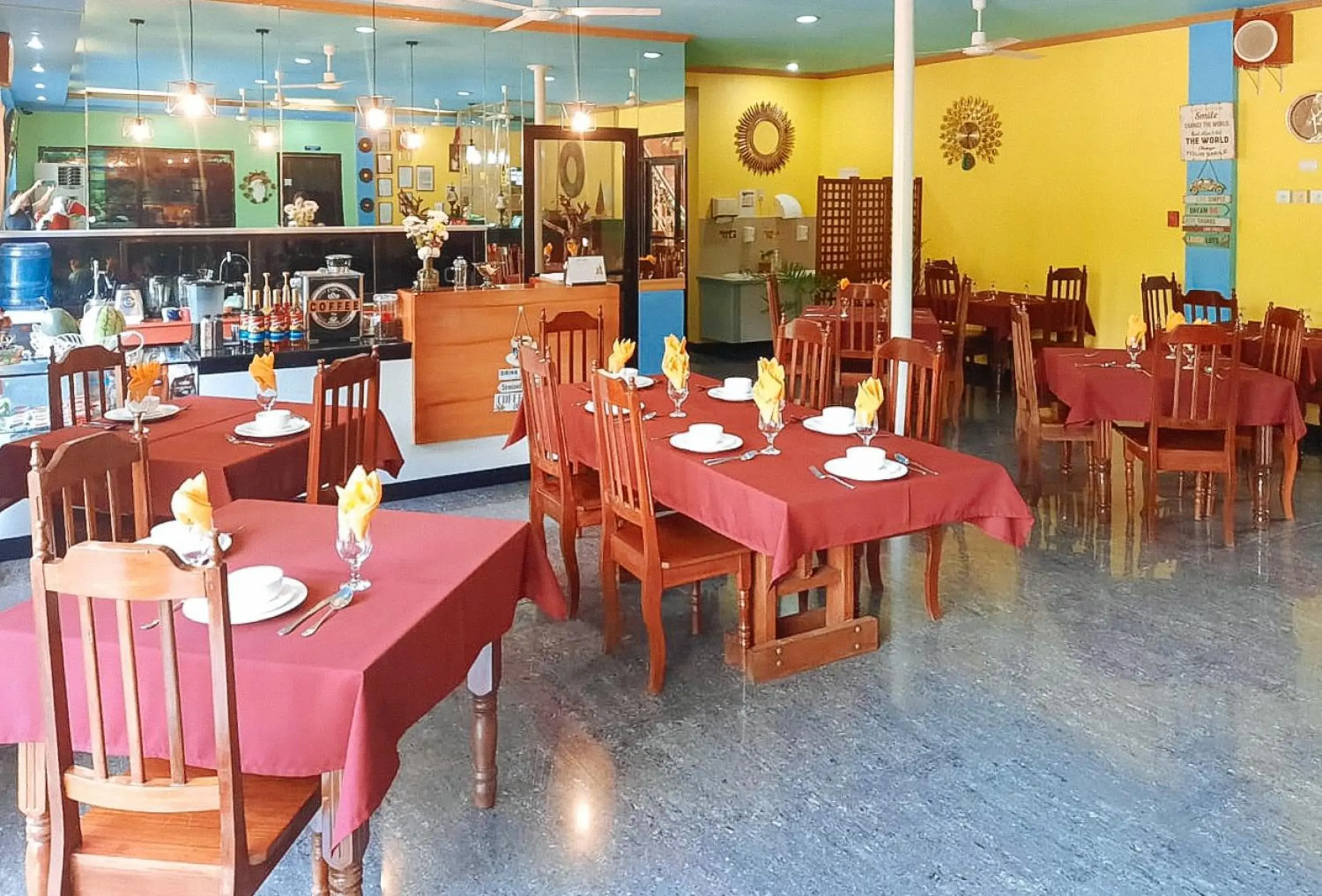 Restaurant/places to eat in RedDoorz at New Casamila Hotel Palawan Restaurant/places to eat in RedDoorz at New Casamila Hotel Palawan