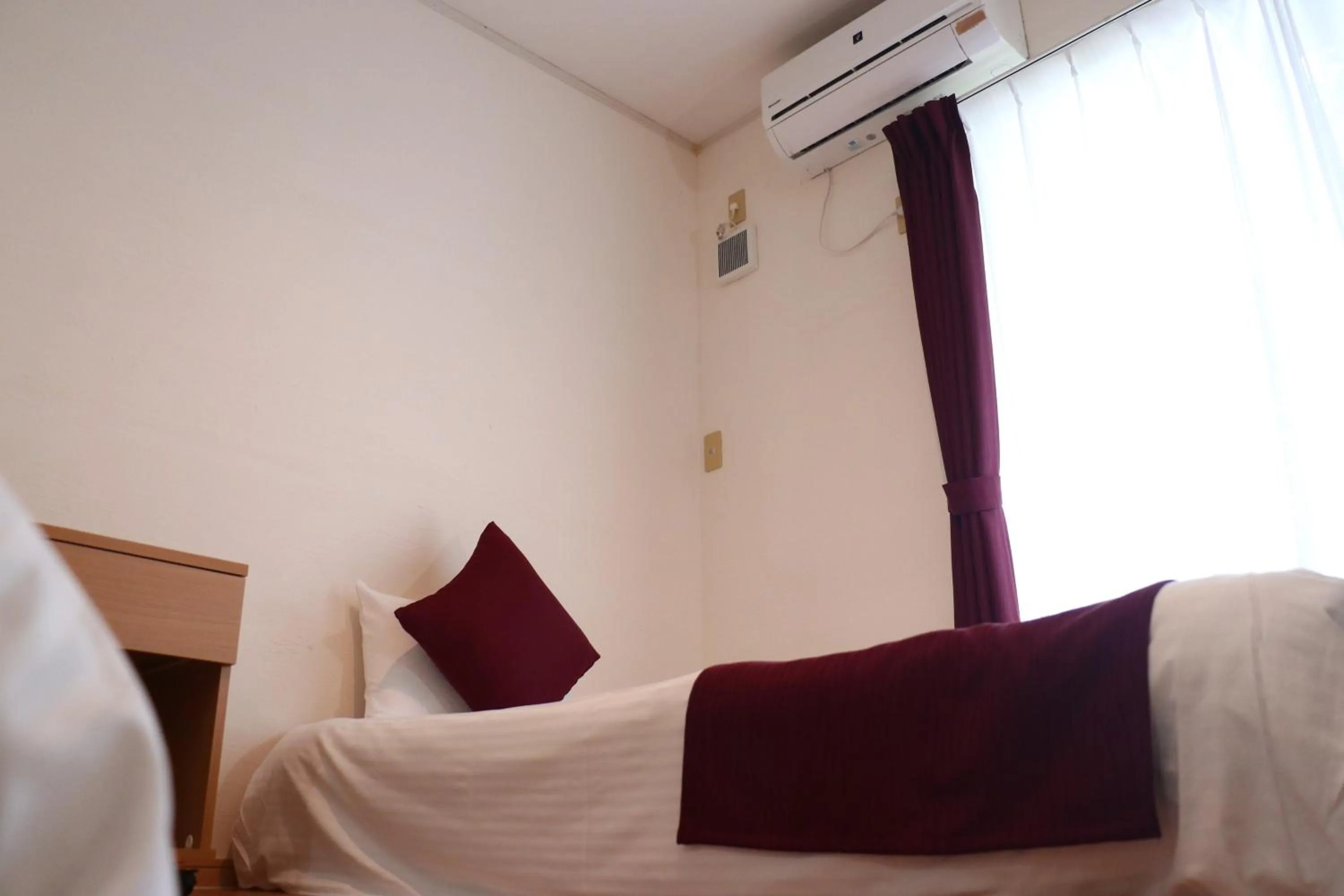 Bed in AsobiBASE Yamabare-House