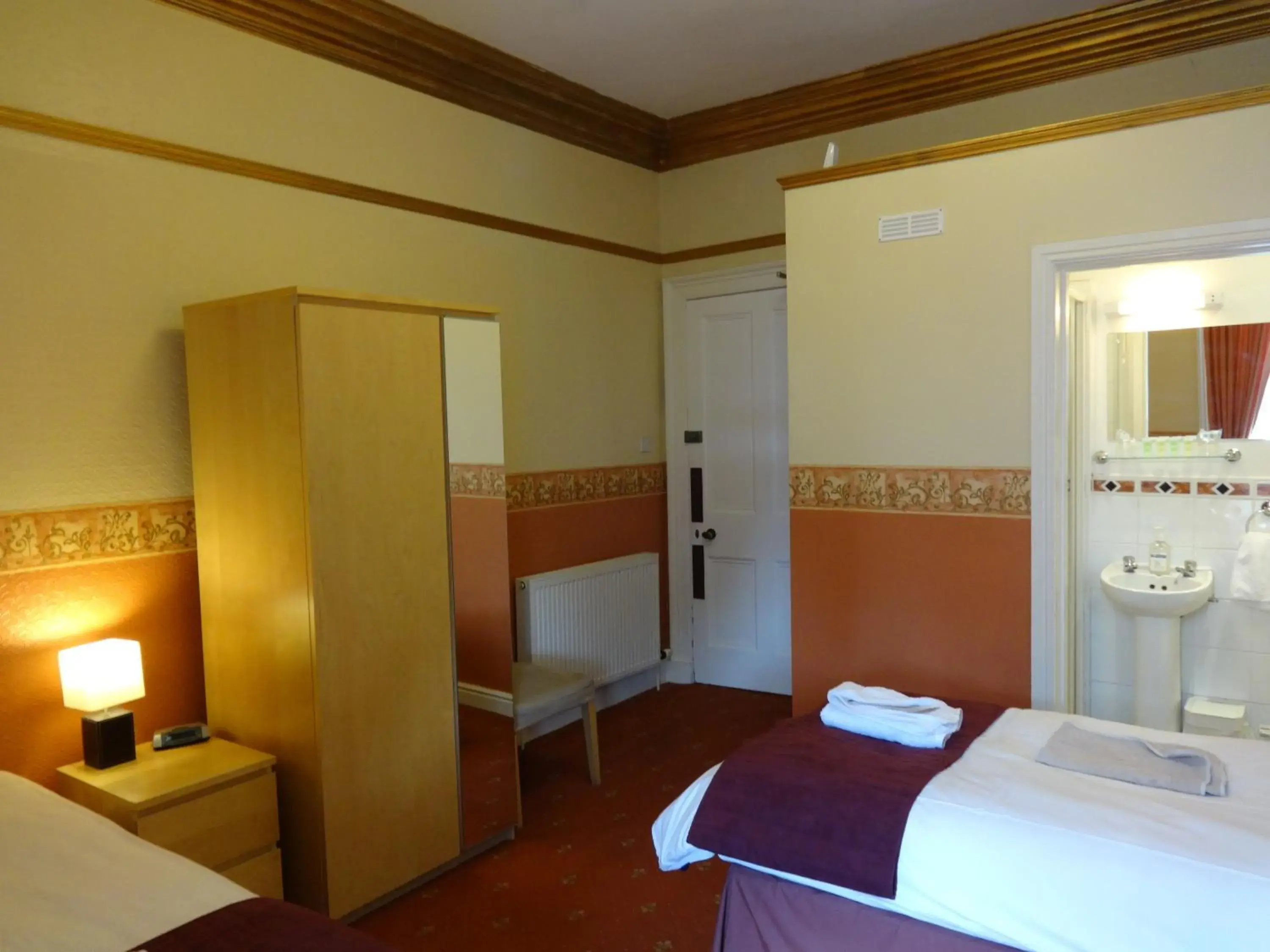 Twin Room - single occupancy in Dumfries Villa Twin Room - single occupancy in Dumfries Villa