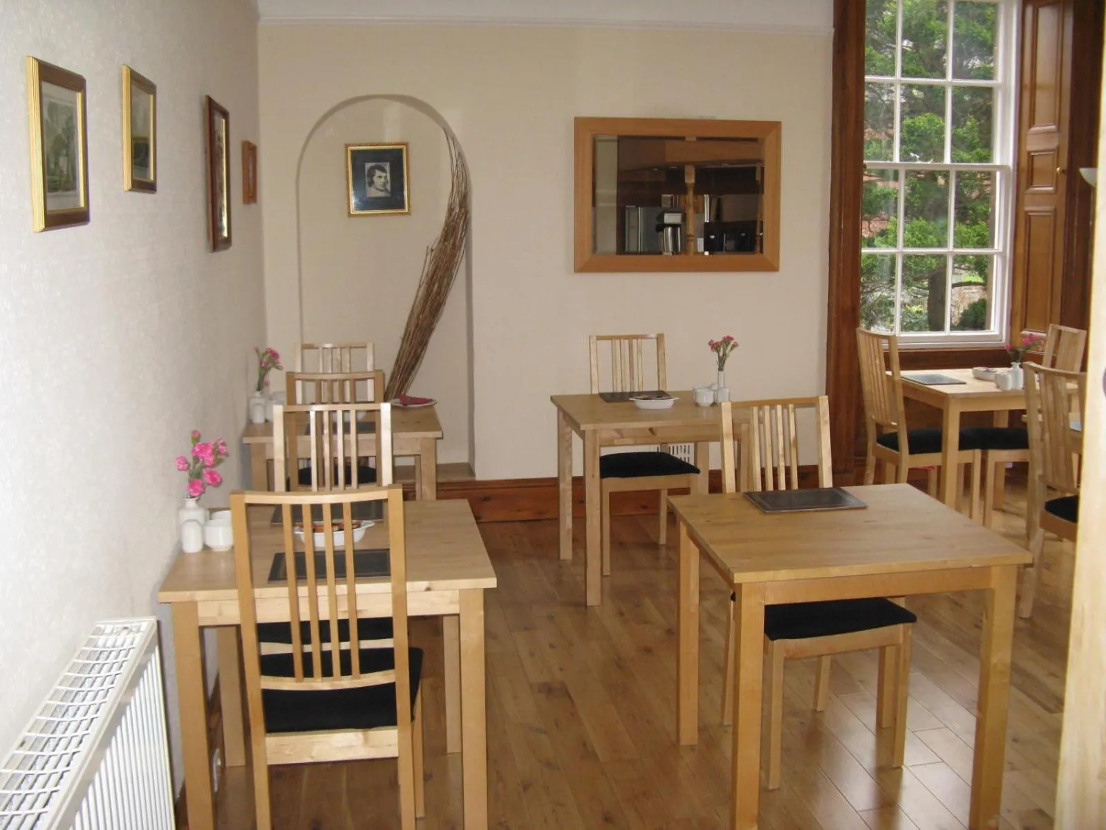 Restaurant/places to eat in Dumfries Villa