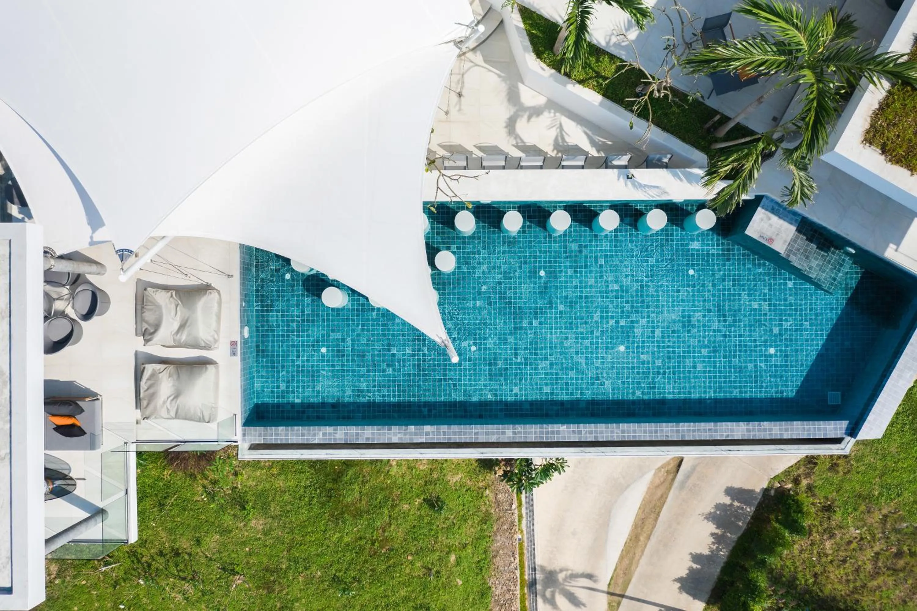 Restaurant/places to eat in UniQue BoutiQue Resort