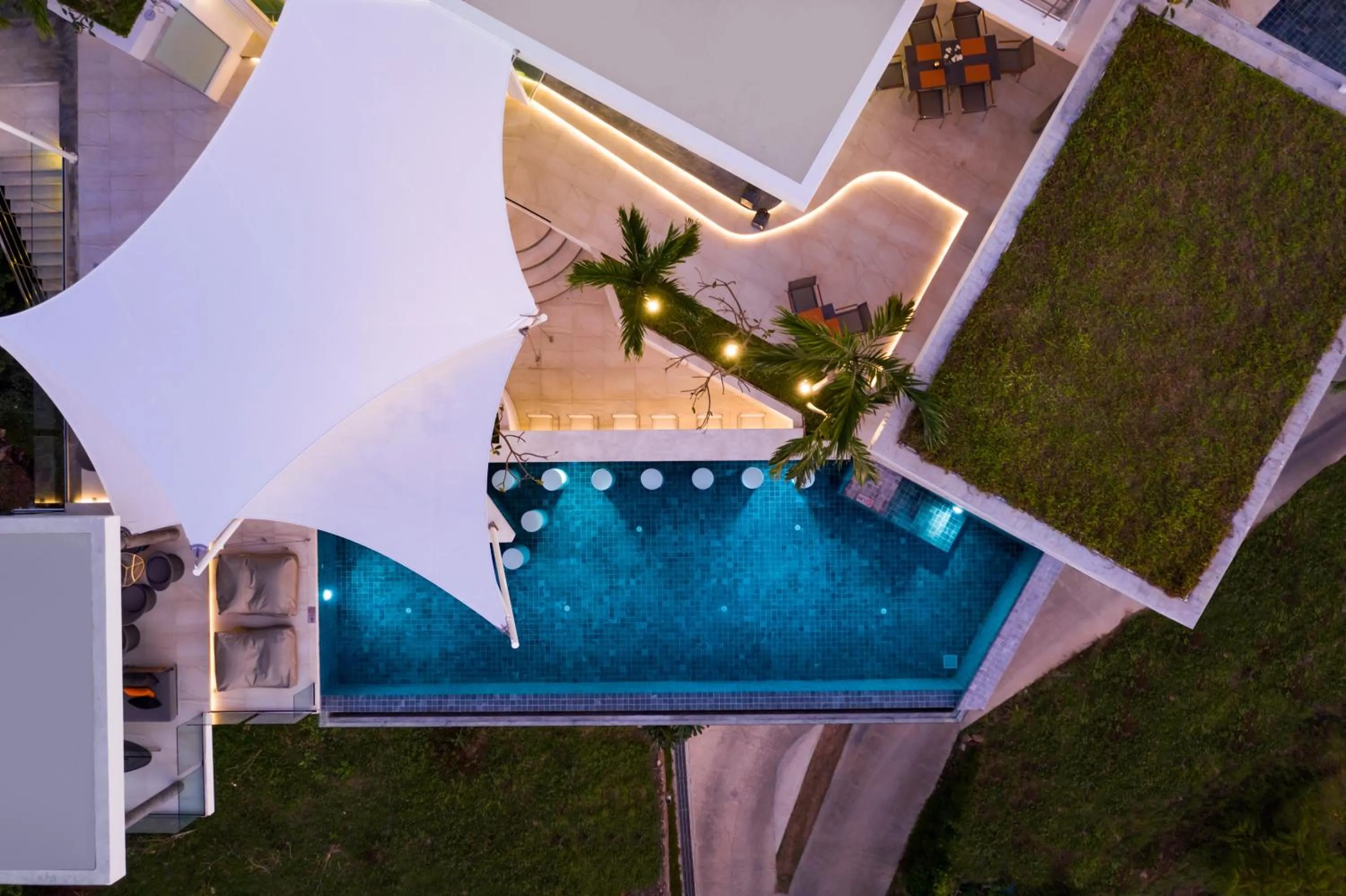 Restaurant/places to eat in UniQue BoutiQue Resort