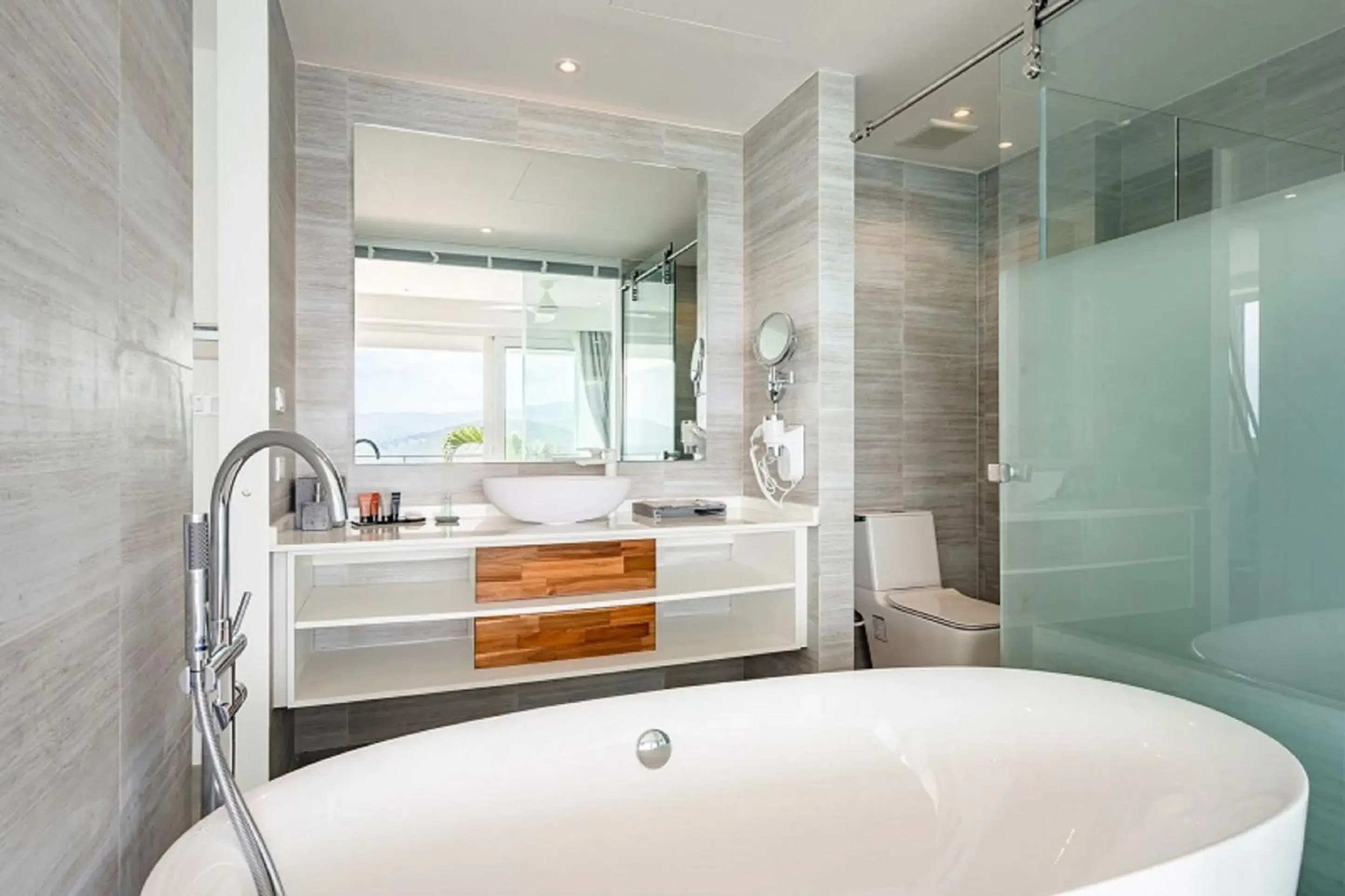 Shower in UniQue BoutiQue Resort Shower in UniQue BoutiQue Resort