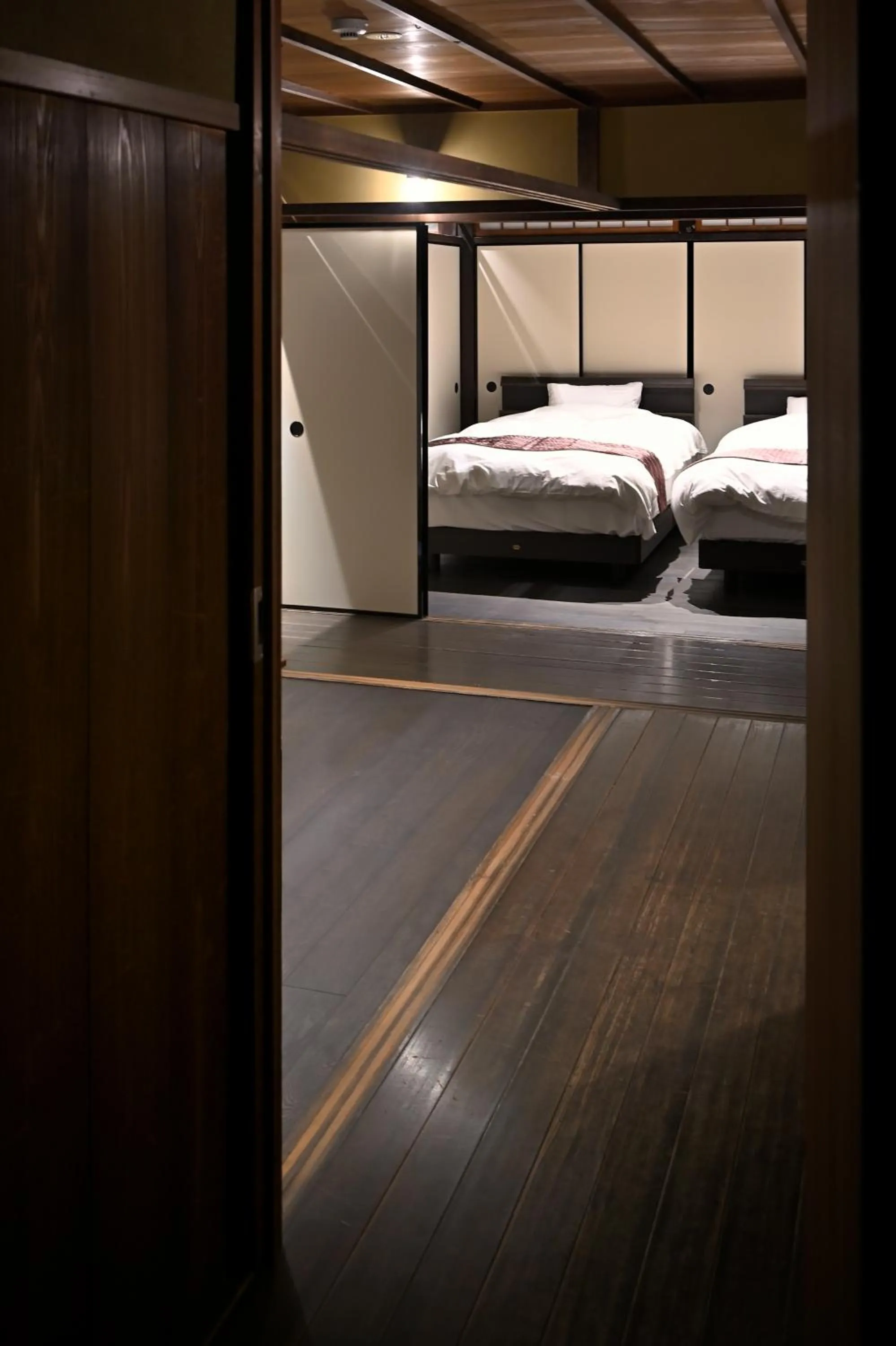 Bed in Nishijin Fujita