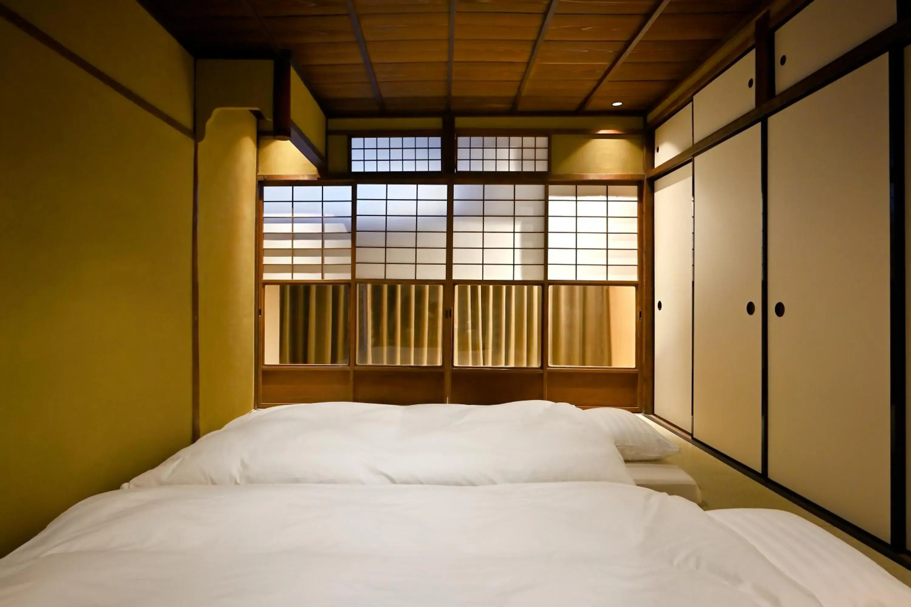 Bed in Nishijin Fujita Bed in Nishijin Fujita