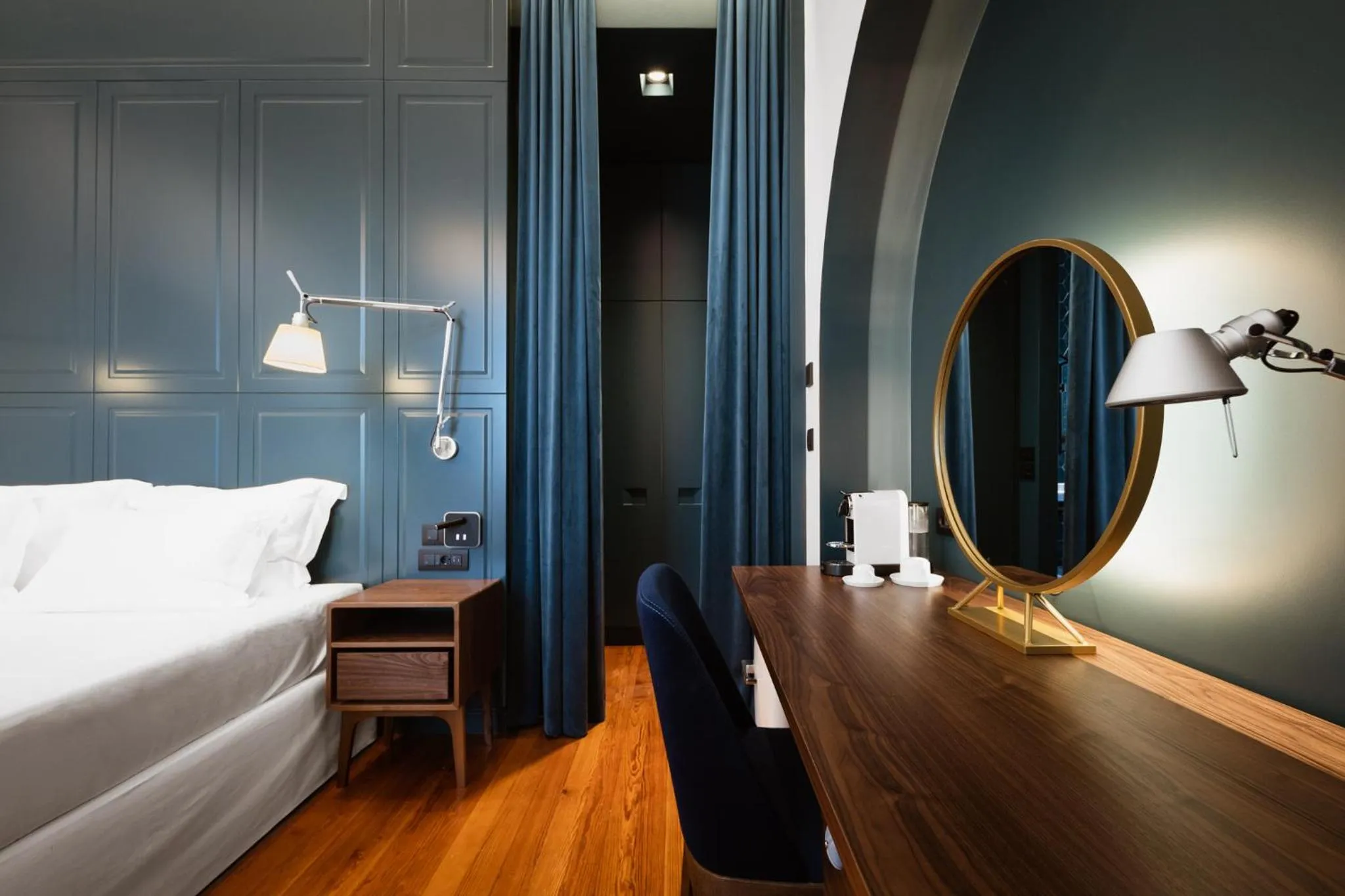 Bedroom, Bed in The Bold Type Hotel, a Member of Design Hotels