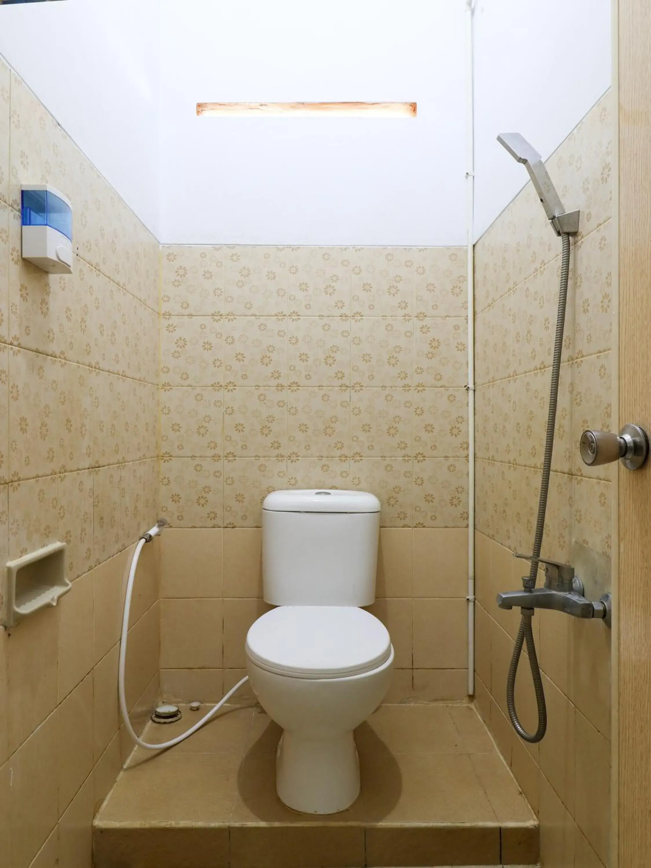 Bathroom in RedDoorz At Merdeka Street Garut Bathroom in RedDoorz At Merdeka Street Garut