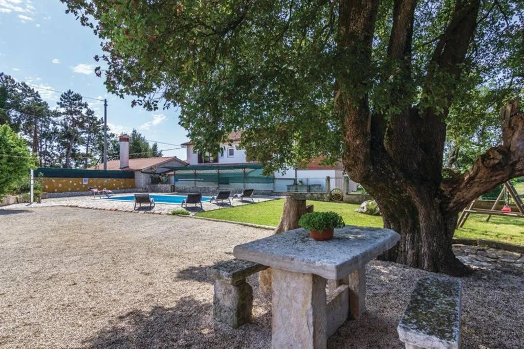 Villa Roža