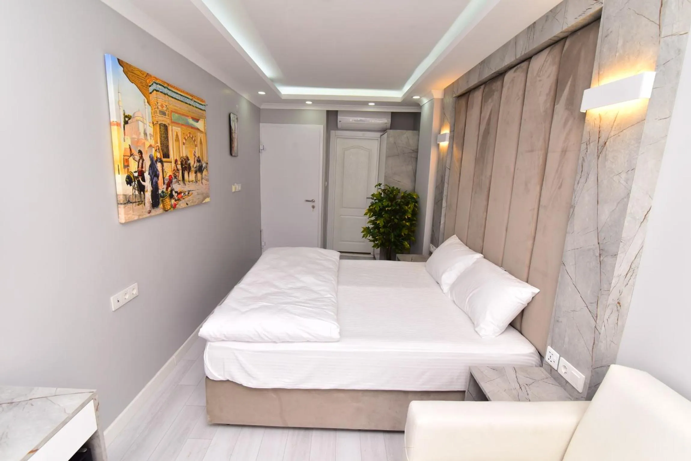 Bed in Little sofia hotel