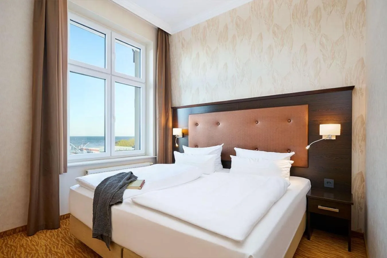 Bedroom, Bed in Strandhotel Preussenhof