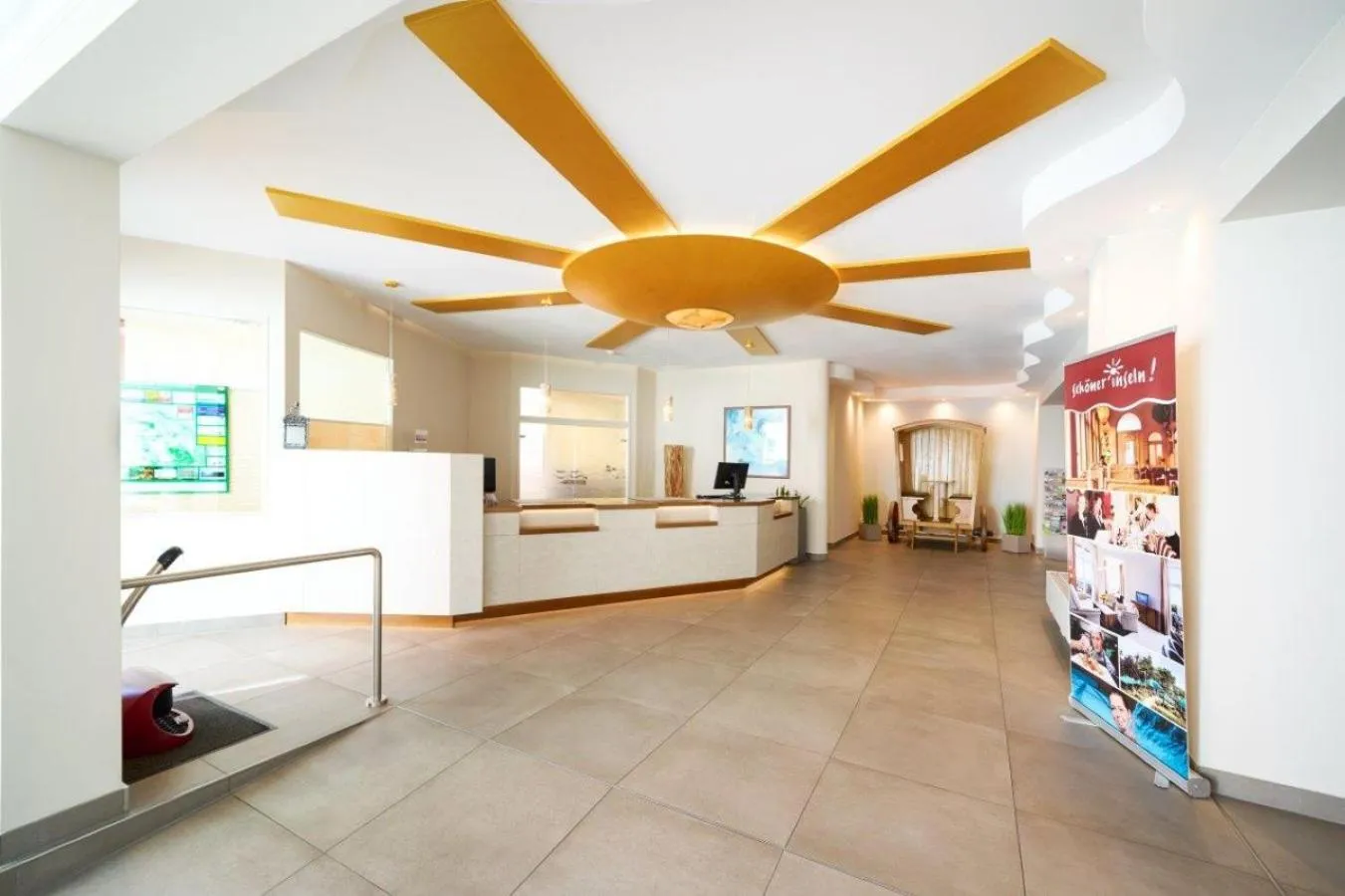 Lobby or reception in Strandhotel Preussenhof