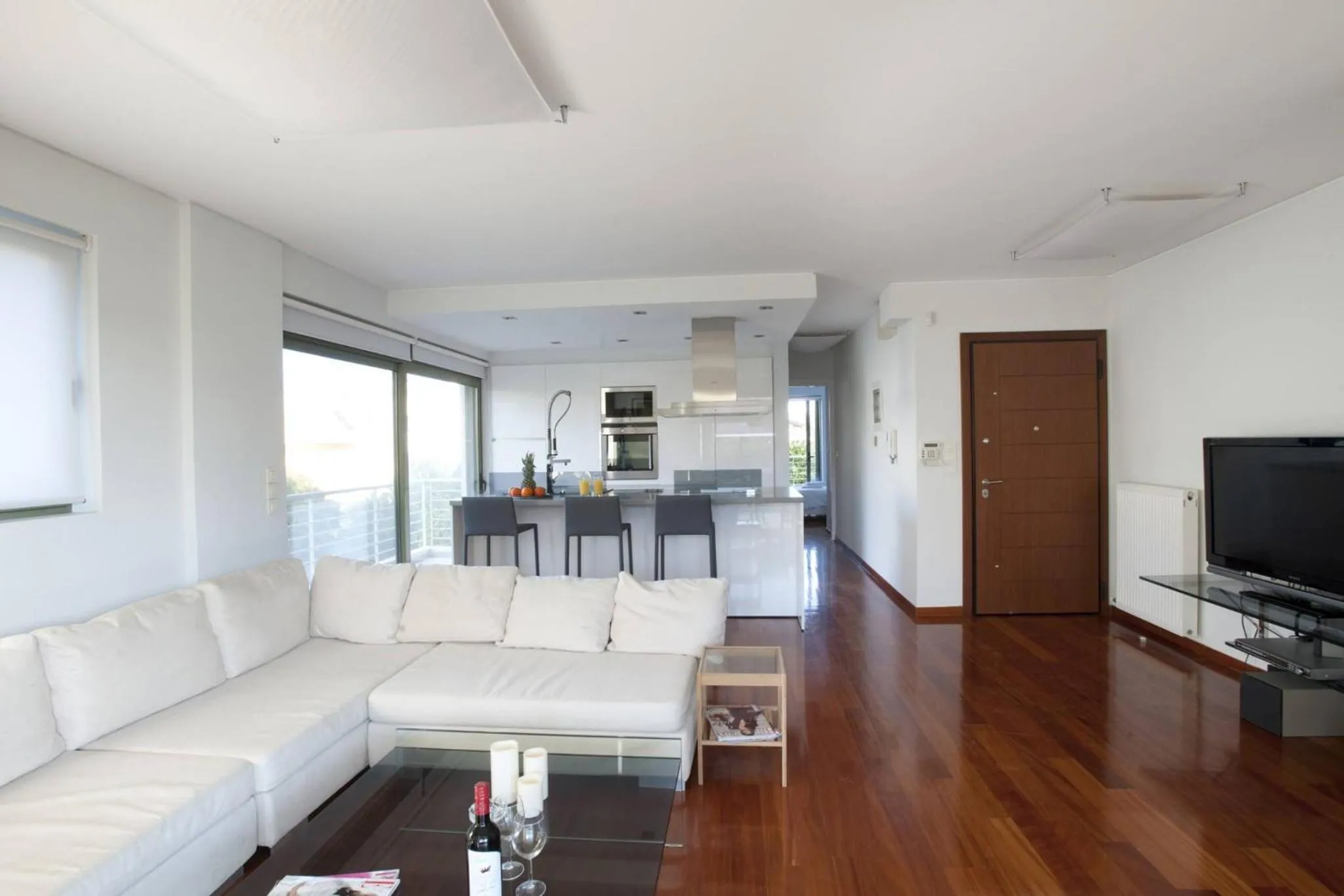 Voula, A modern, minimal and stylish, apartment