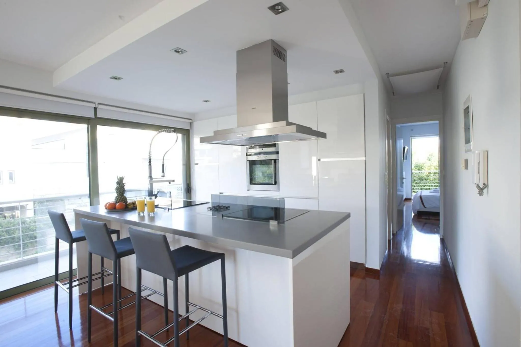 Voula, A modern, minimal and stylish, apartment
