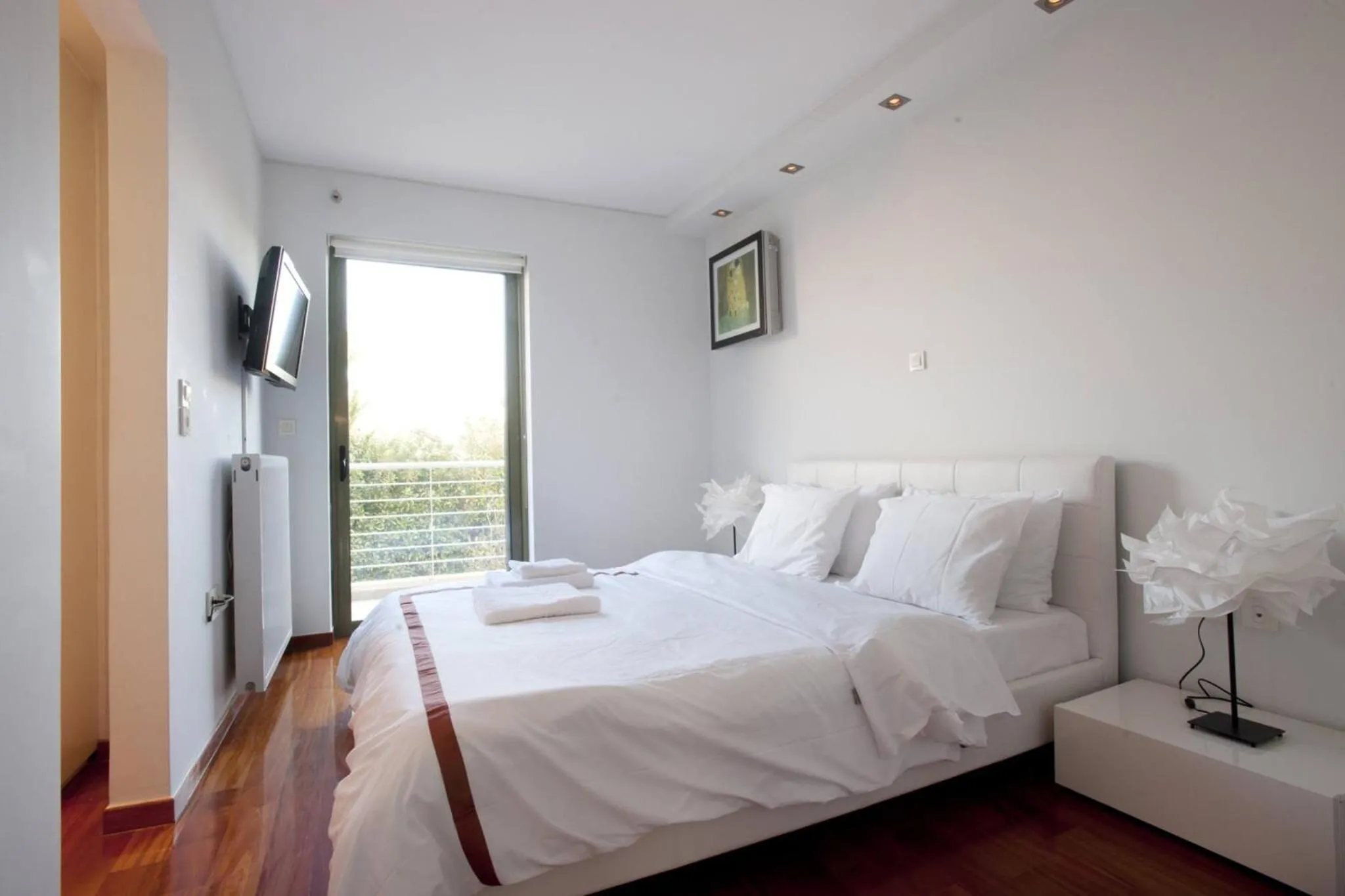 Voula, A modern, minimal and stylish, apartment