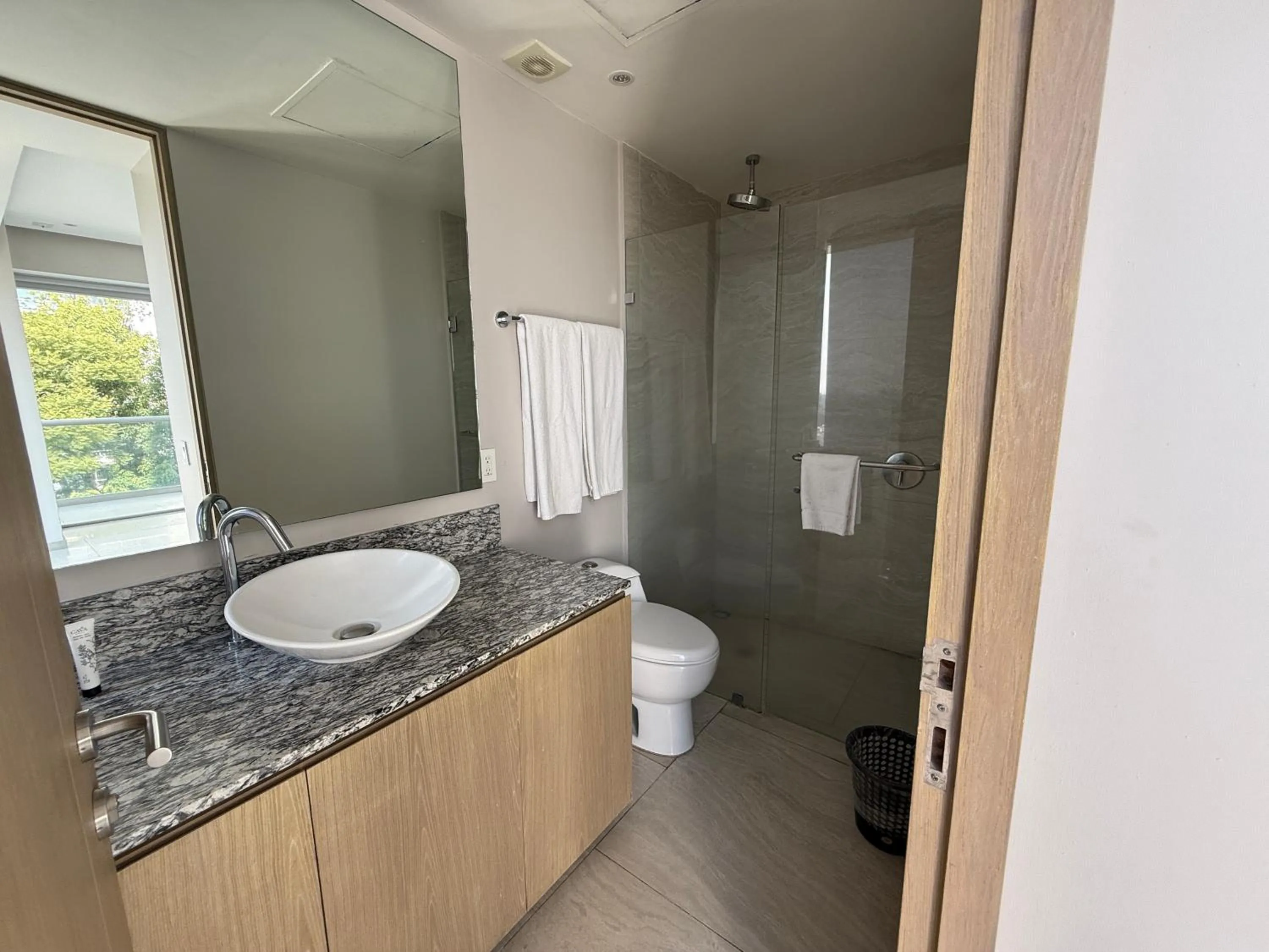 Bathroom in Park Life Guadalajara