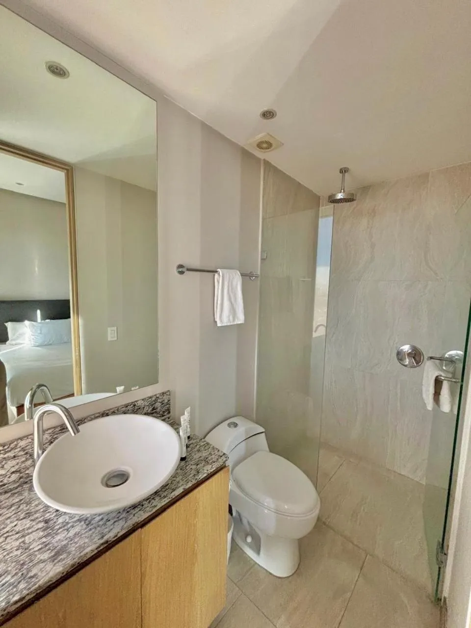 Shower in Park Life Guadalajara