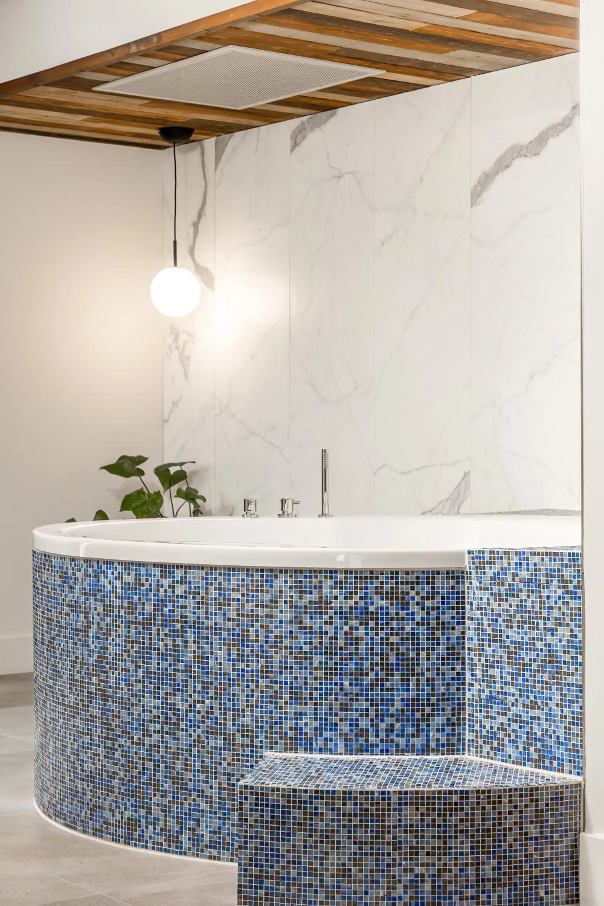 Bathroom in Cityhotel Wood