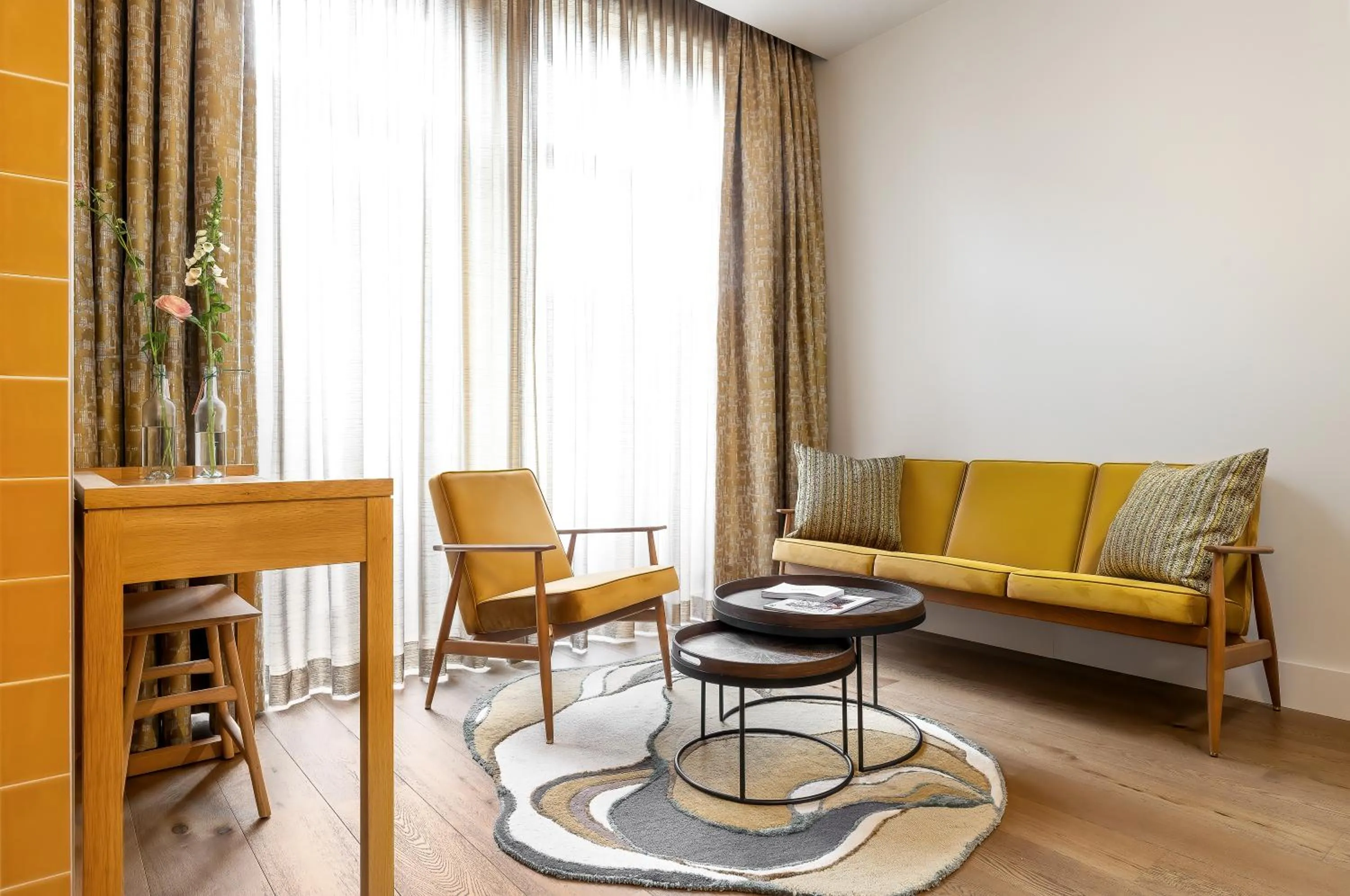 Seating area in Cityhotel Wood