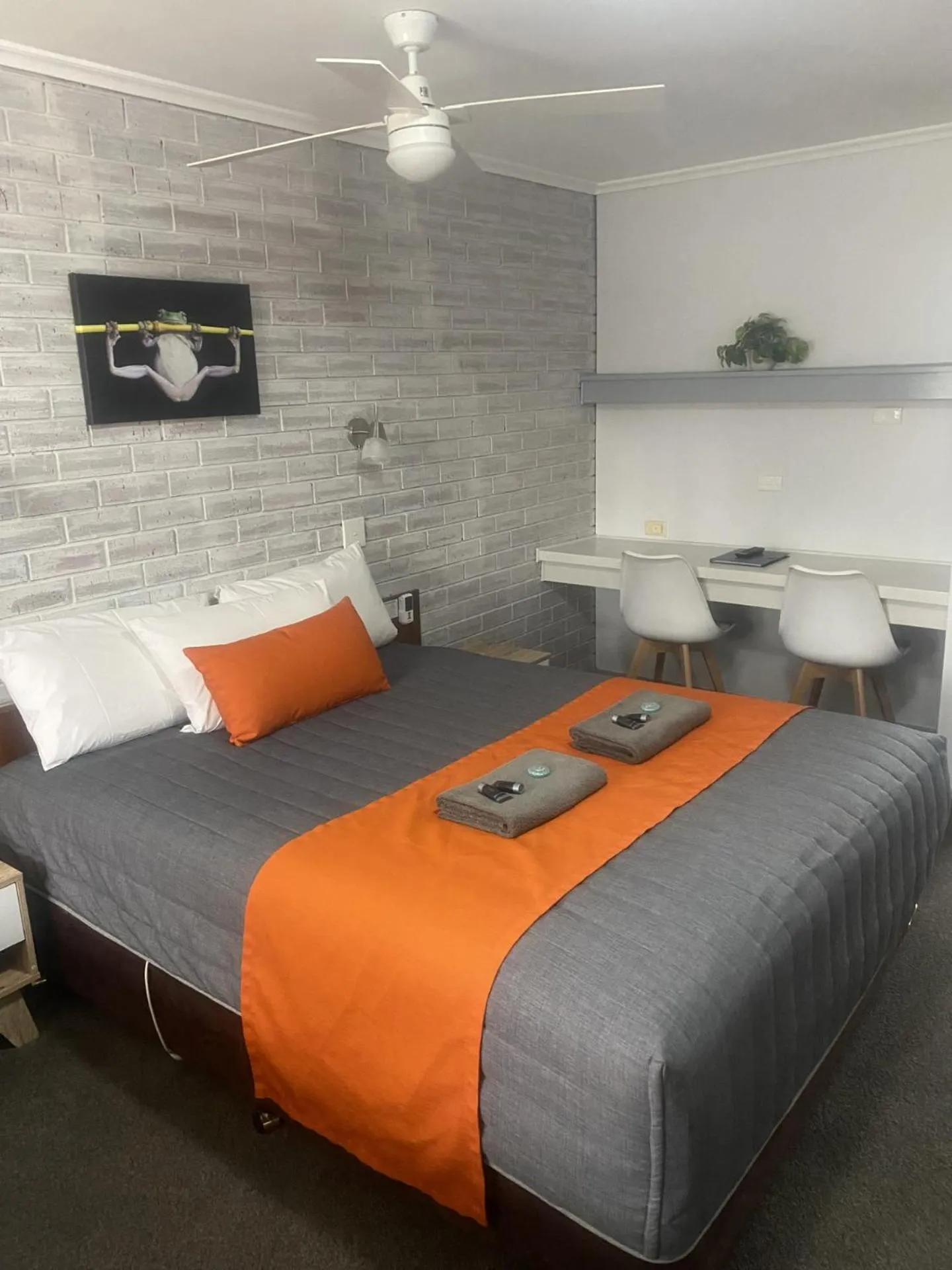 Bed in Creswick Motel