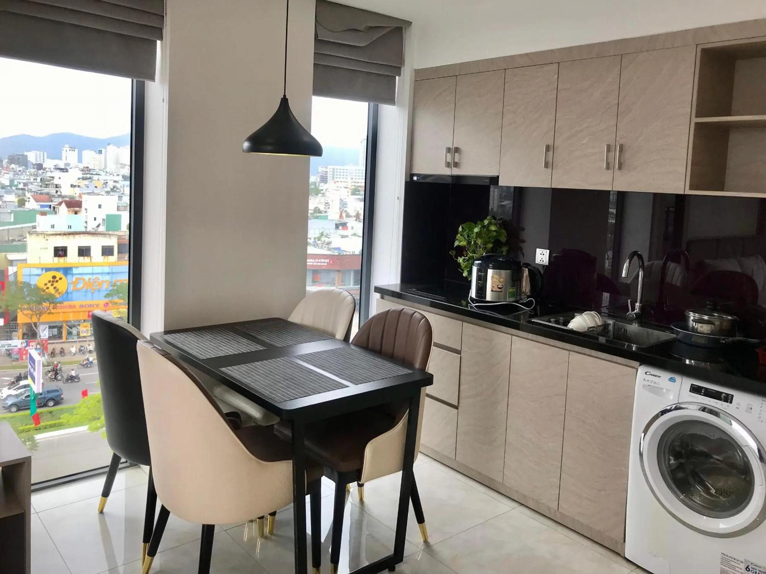 Kitchen or kitchenette in Cali hotel books Da Nang