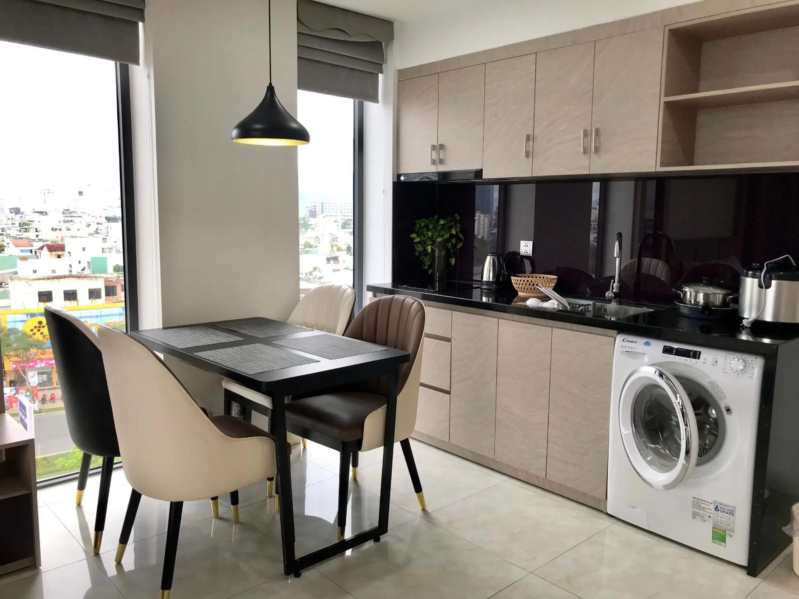 Kitchen or kitchenette in Cali hotel books Da Nang