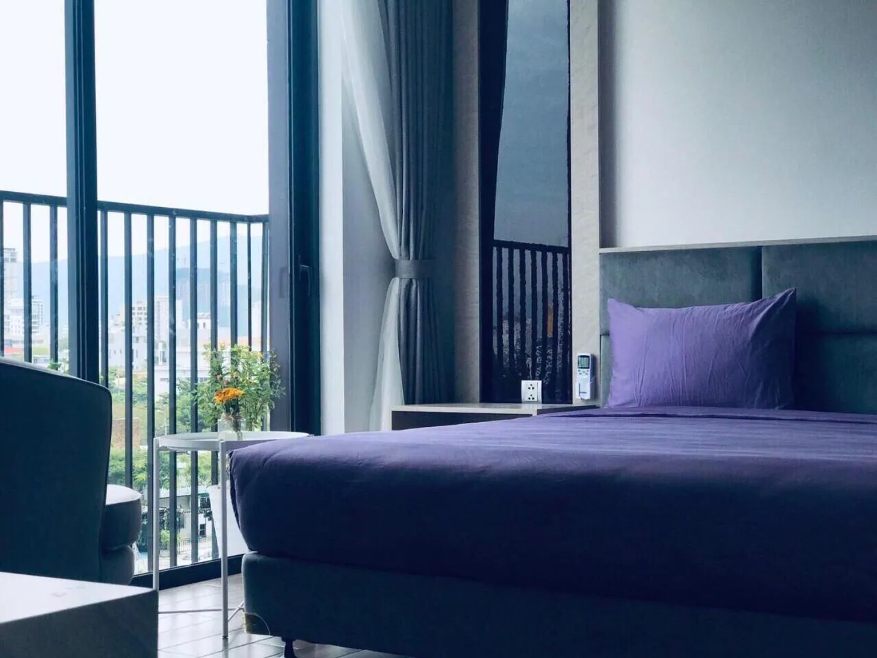 Bed in Cali hotel books Da Nang