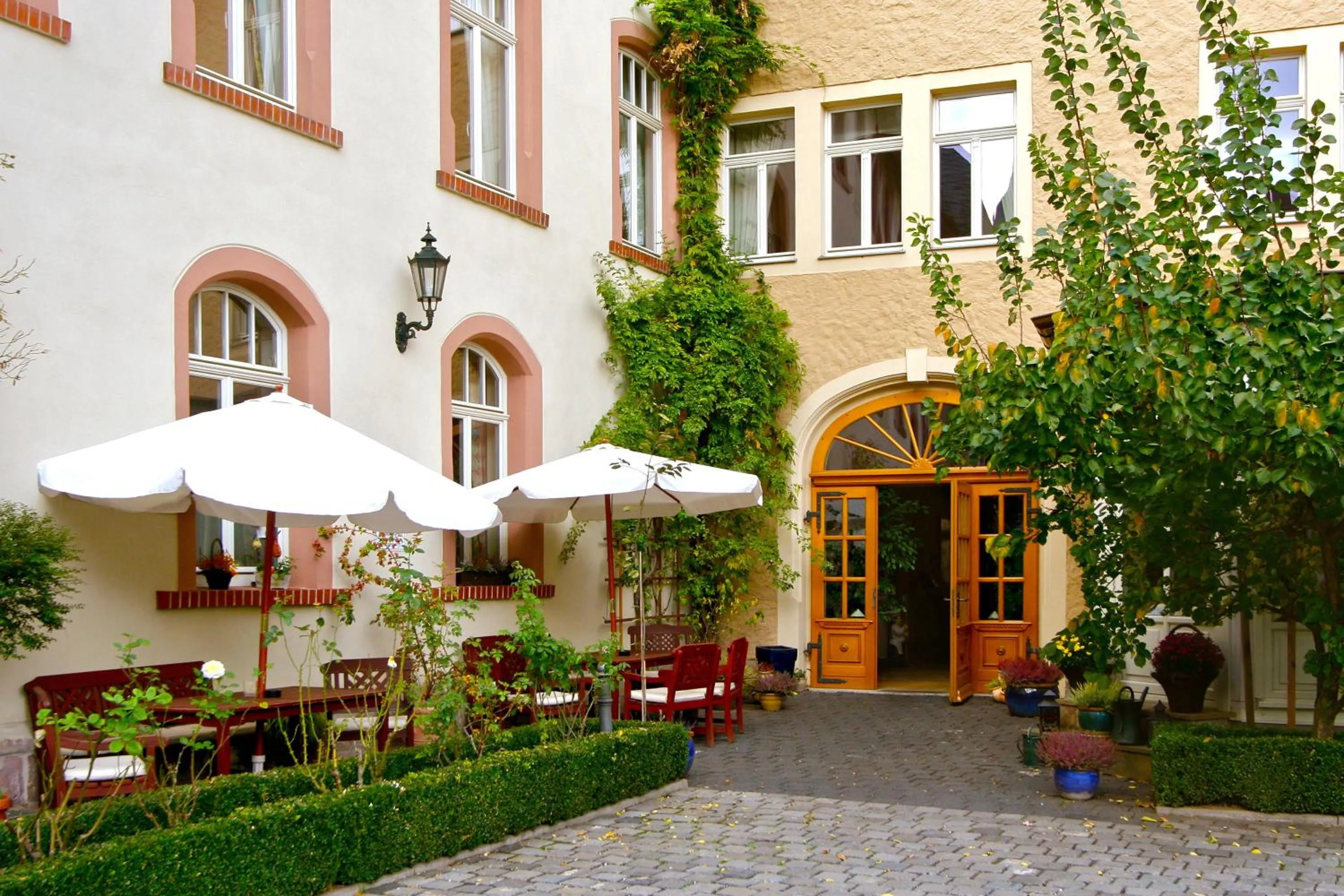 Property building in Hotel Graf von Mansfeld