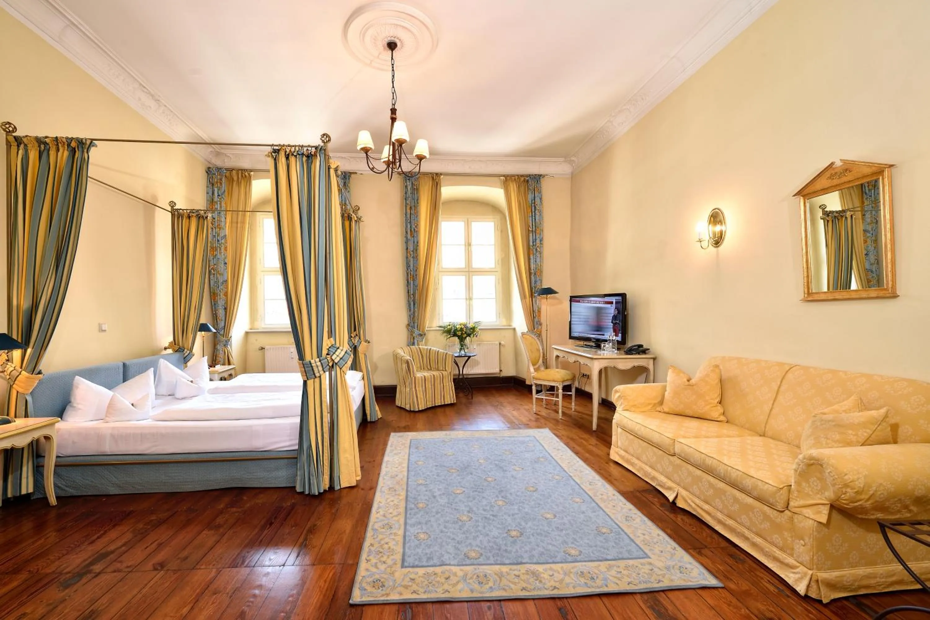 Photo of the whole room, Bed in Hotel Graf von Mansfeld