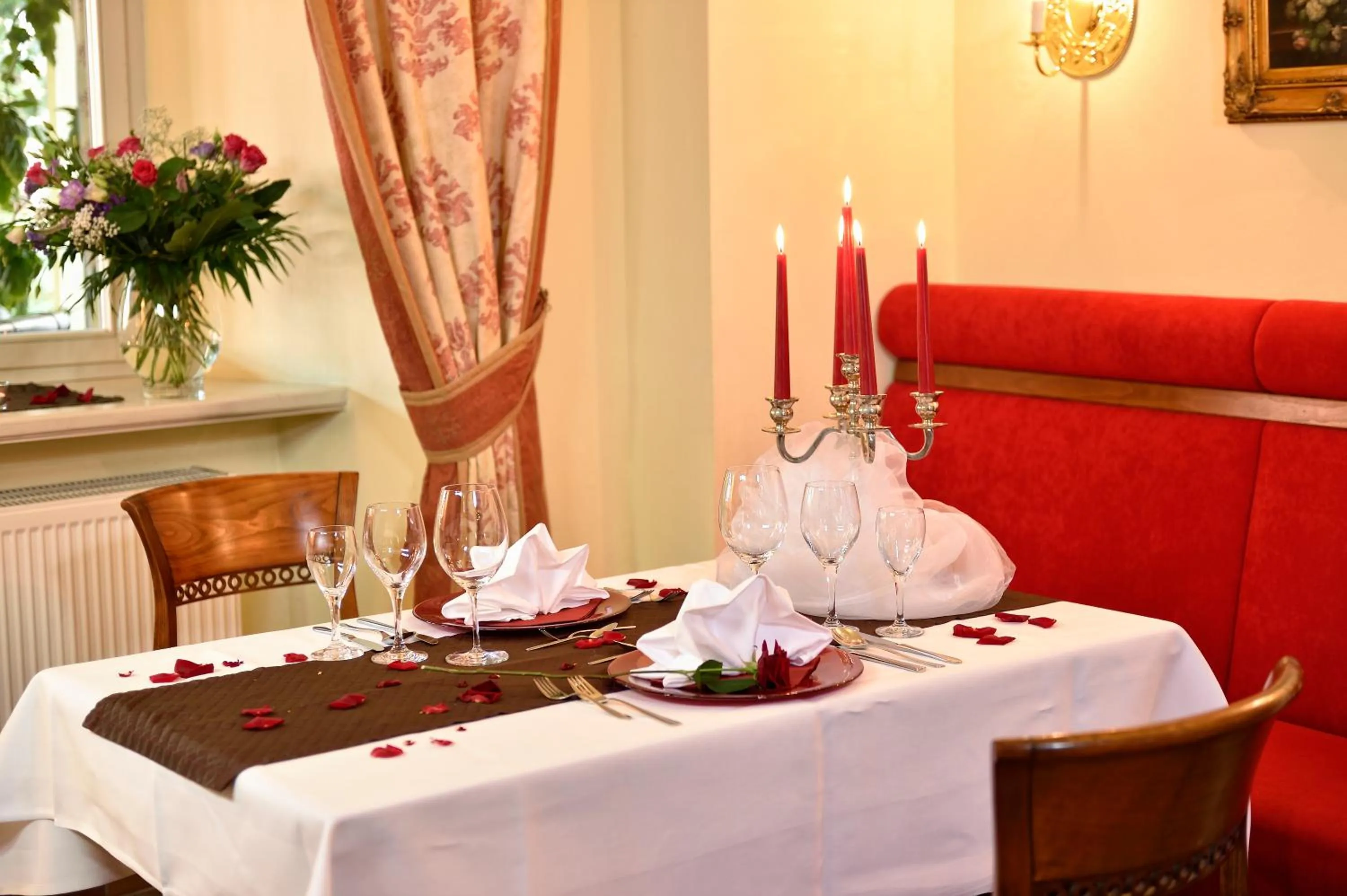 Restaurant/places to eat in Hotel Graf von Mansfeld