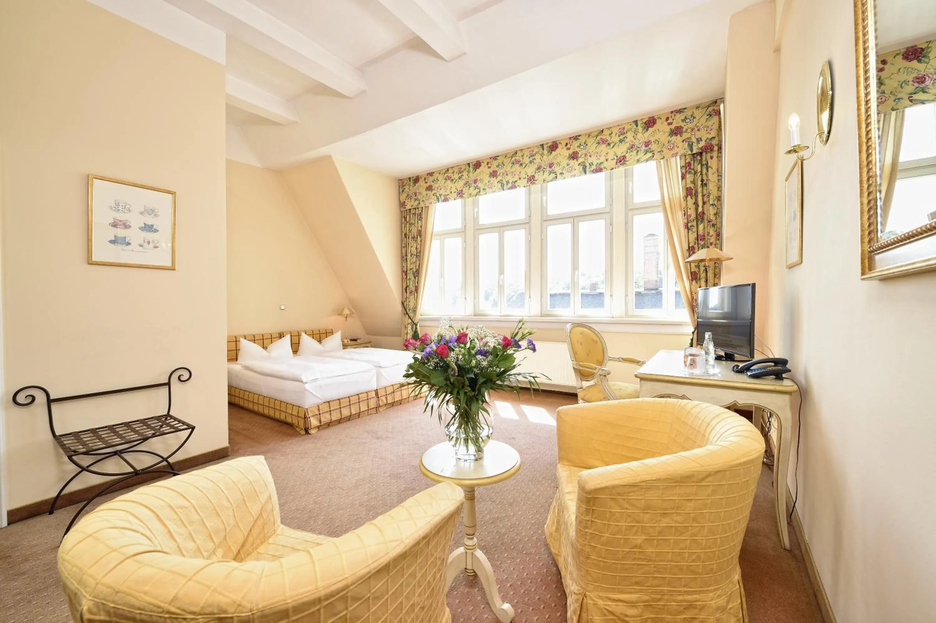 Photo of the whole room, Bed in Hotel Graf von Mansfeld