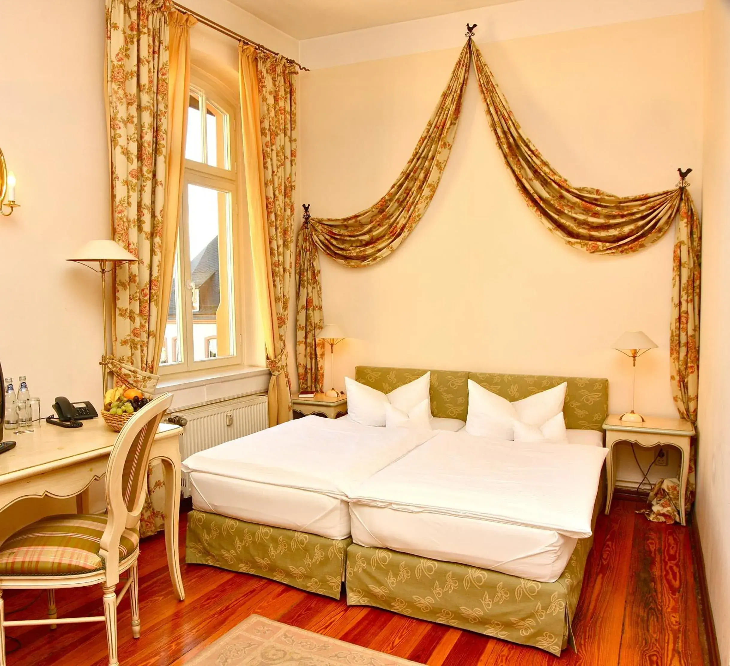 Double Room in Hotel Graf von Mansfeld Double Room in Hotel Graf von Mansfeld