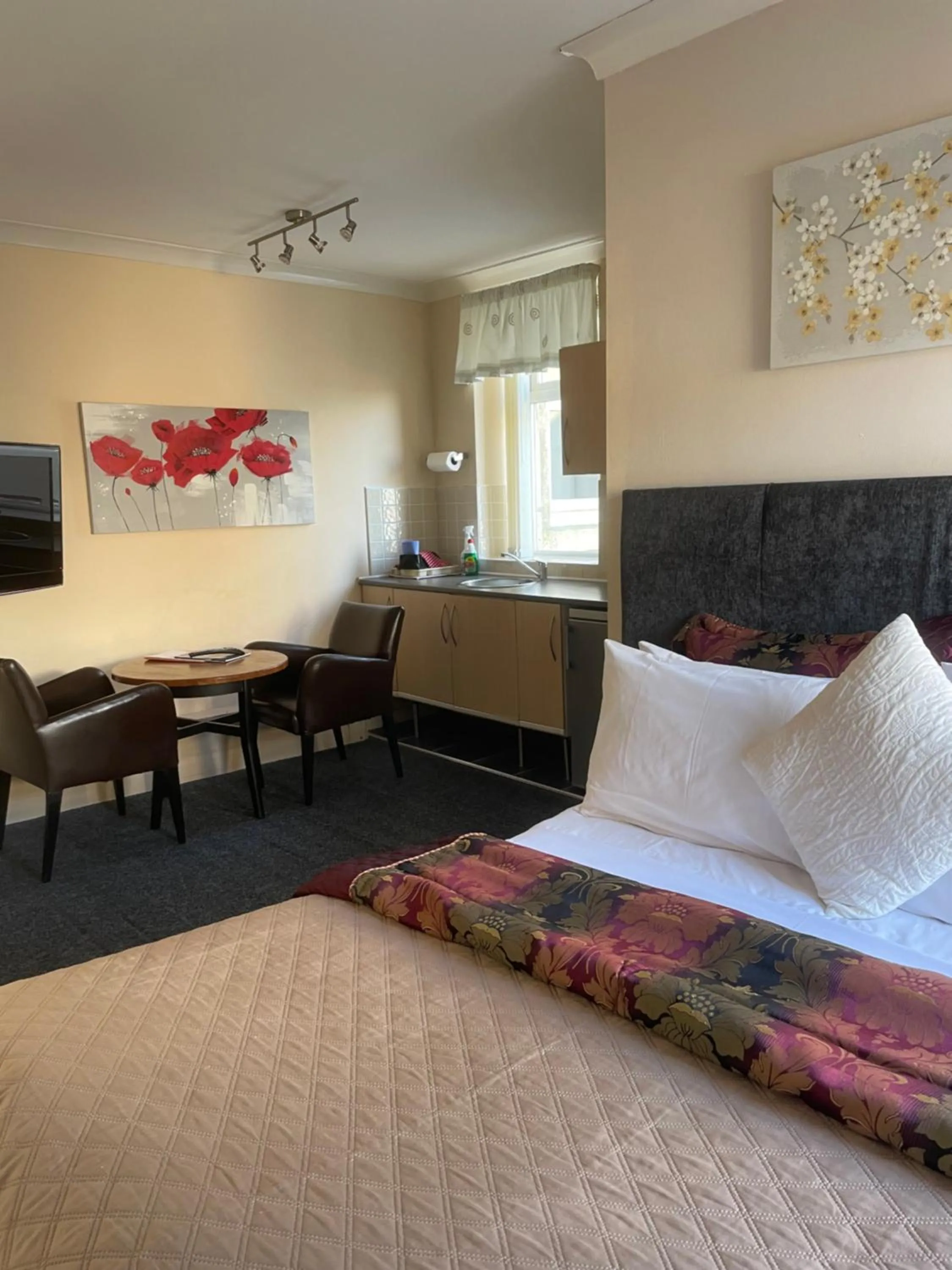 Seating area, Bed in Aparthotel Blackpool