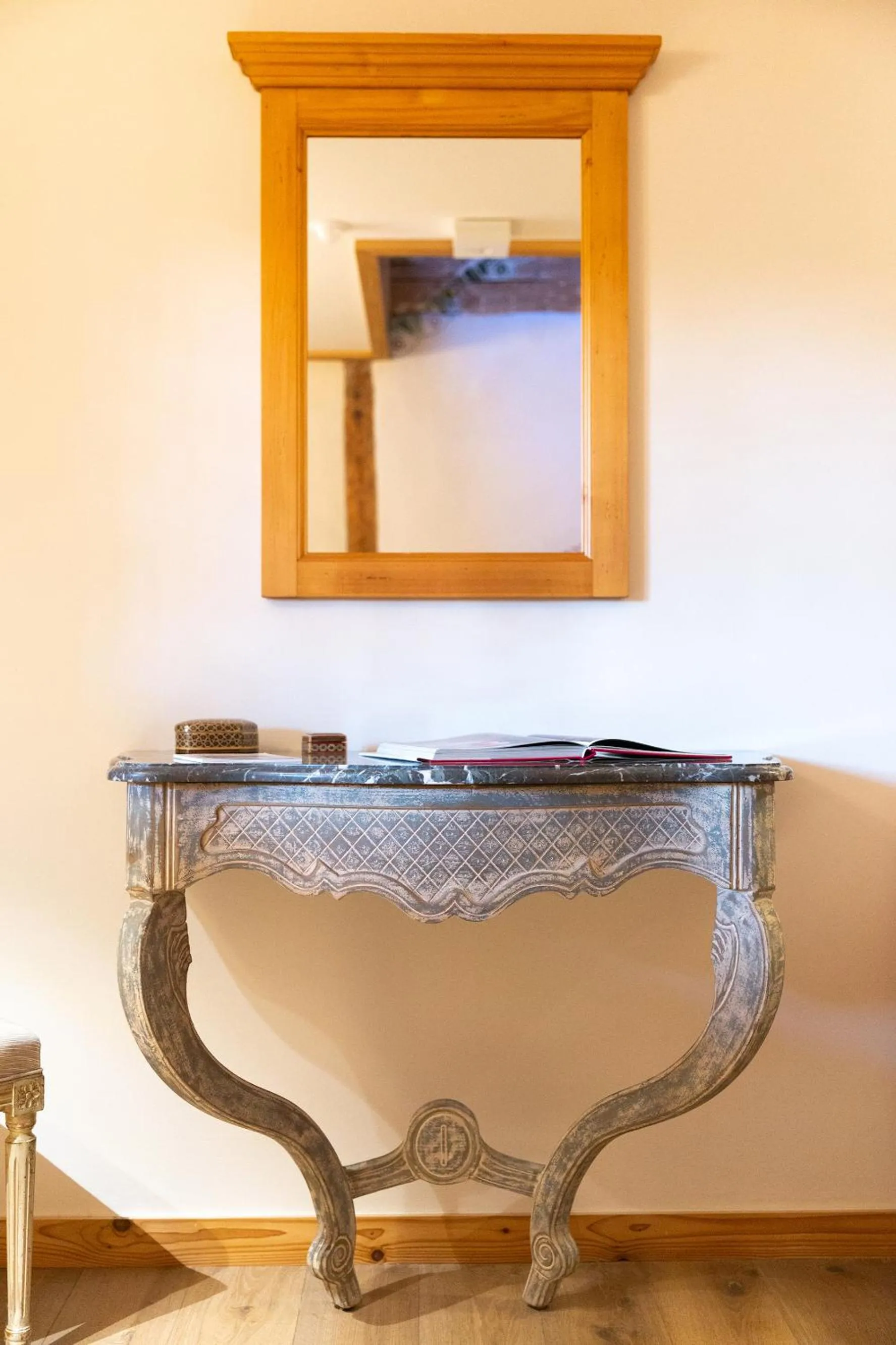 Decorative detail in Gasthof zum Schlüssel La Méridienne Fribourg SA