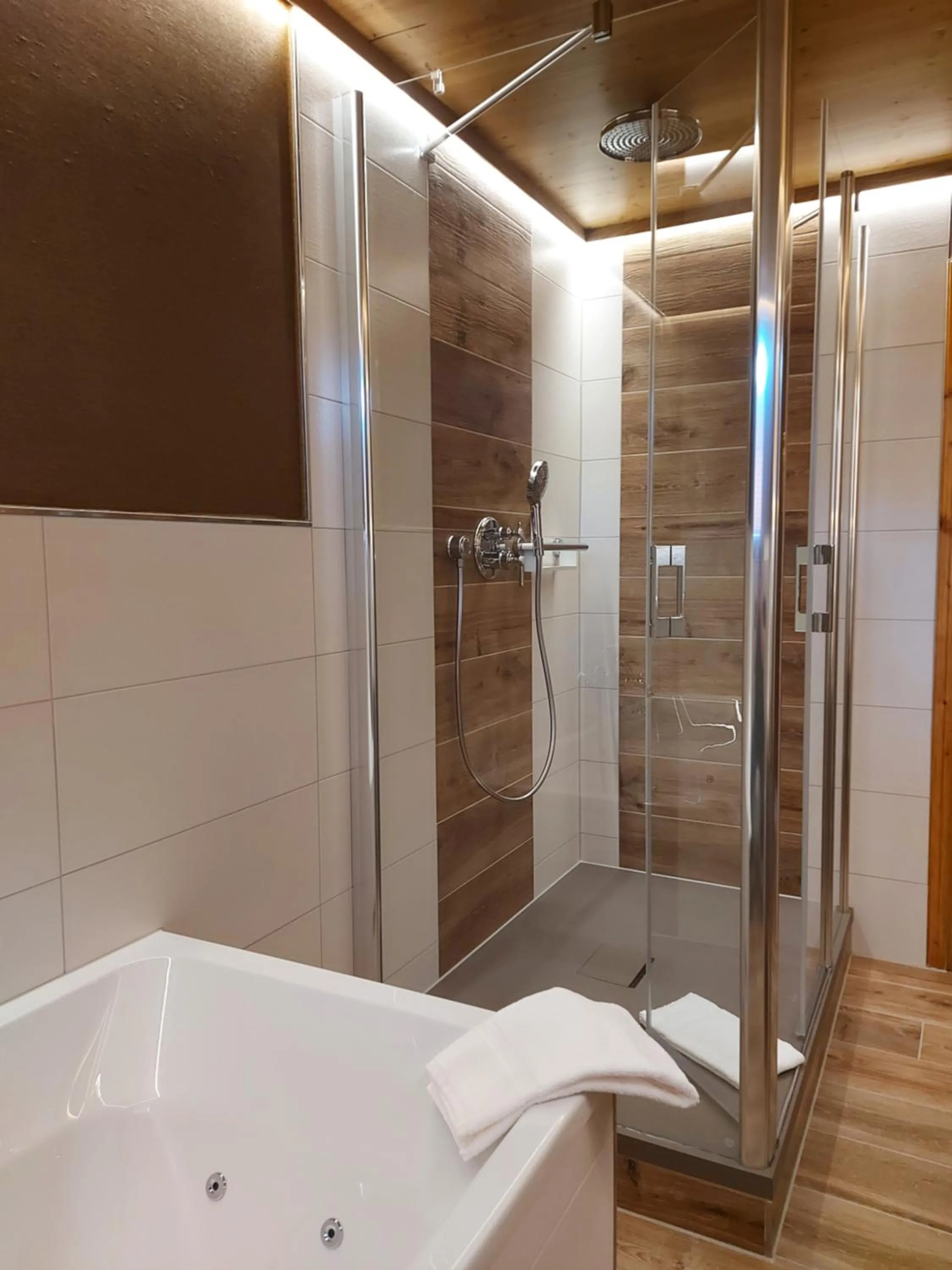 Shower in Hotel und Restaurant Köhlerhütte - Fürstenbrunn