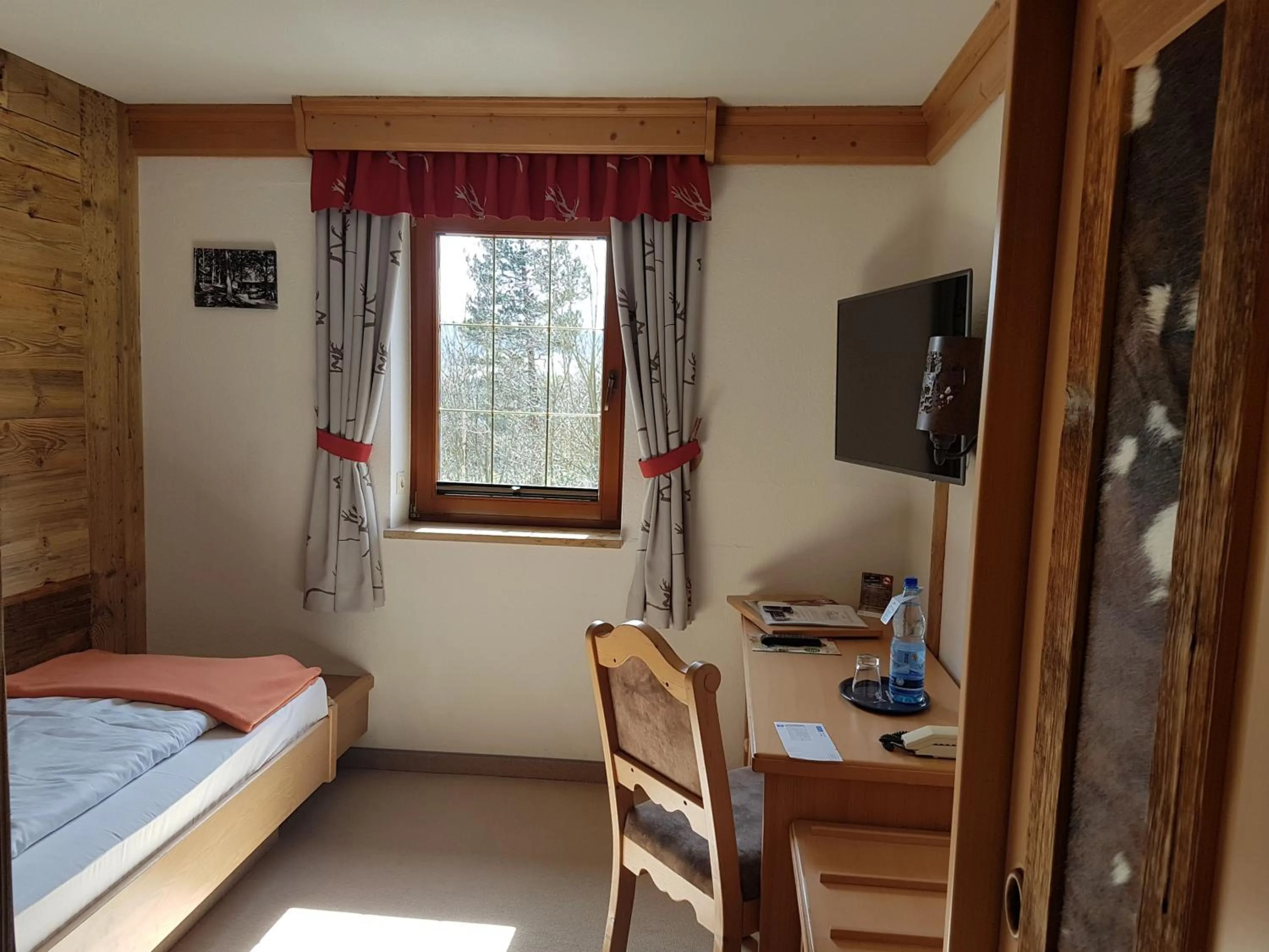 Decorative detail, Bed in Hotel und Restaurant Köhlerhütte - Fürstenbrunn