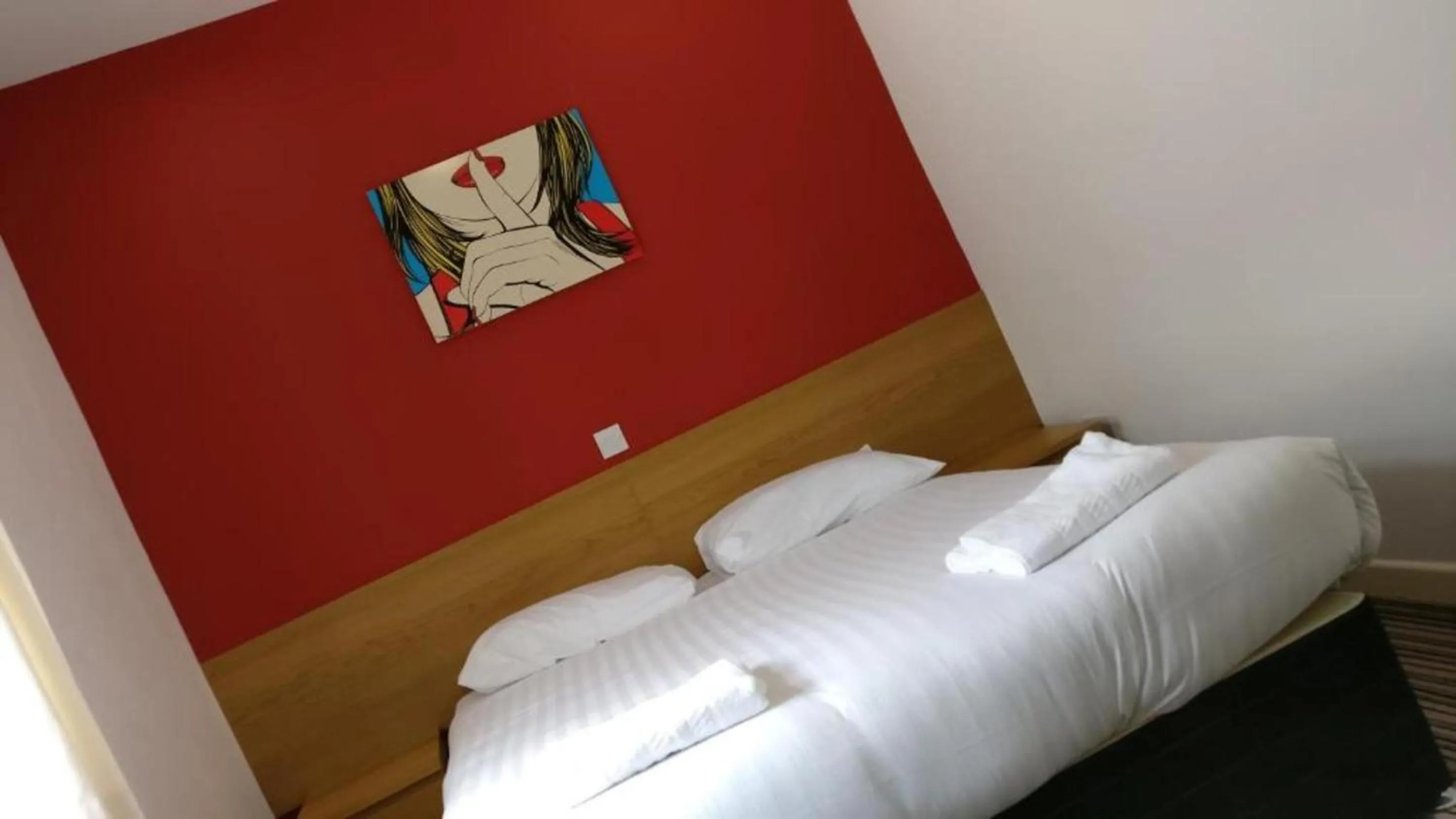 Bedroom, Bed in OYO Wave Crest Hotel
