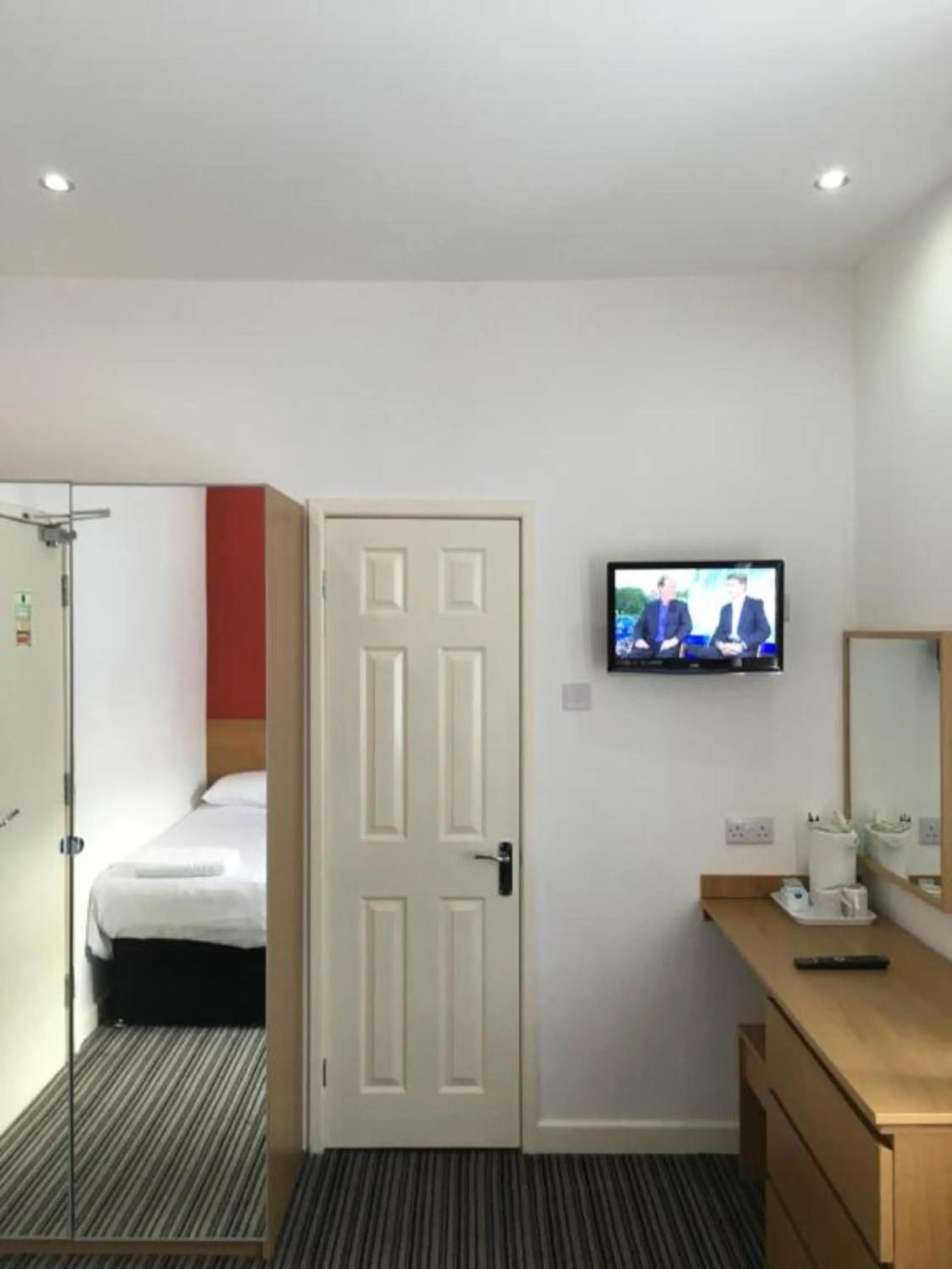 Bedroom, Bed in OYO Wave Crest Hotel