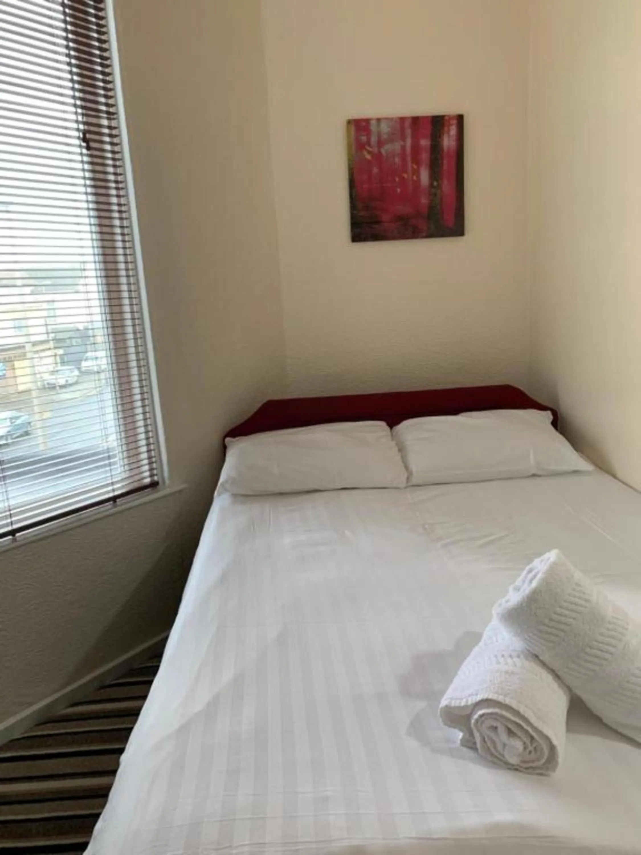 Bedroom, Bed in OYO Wave Crest Hotel