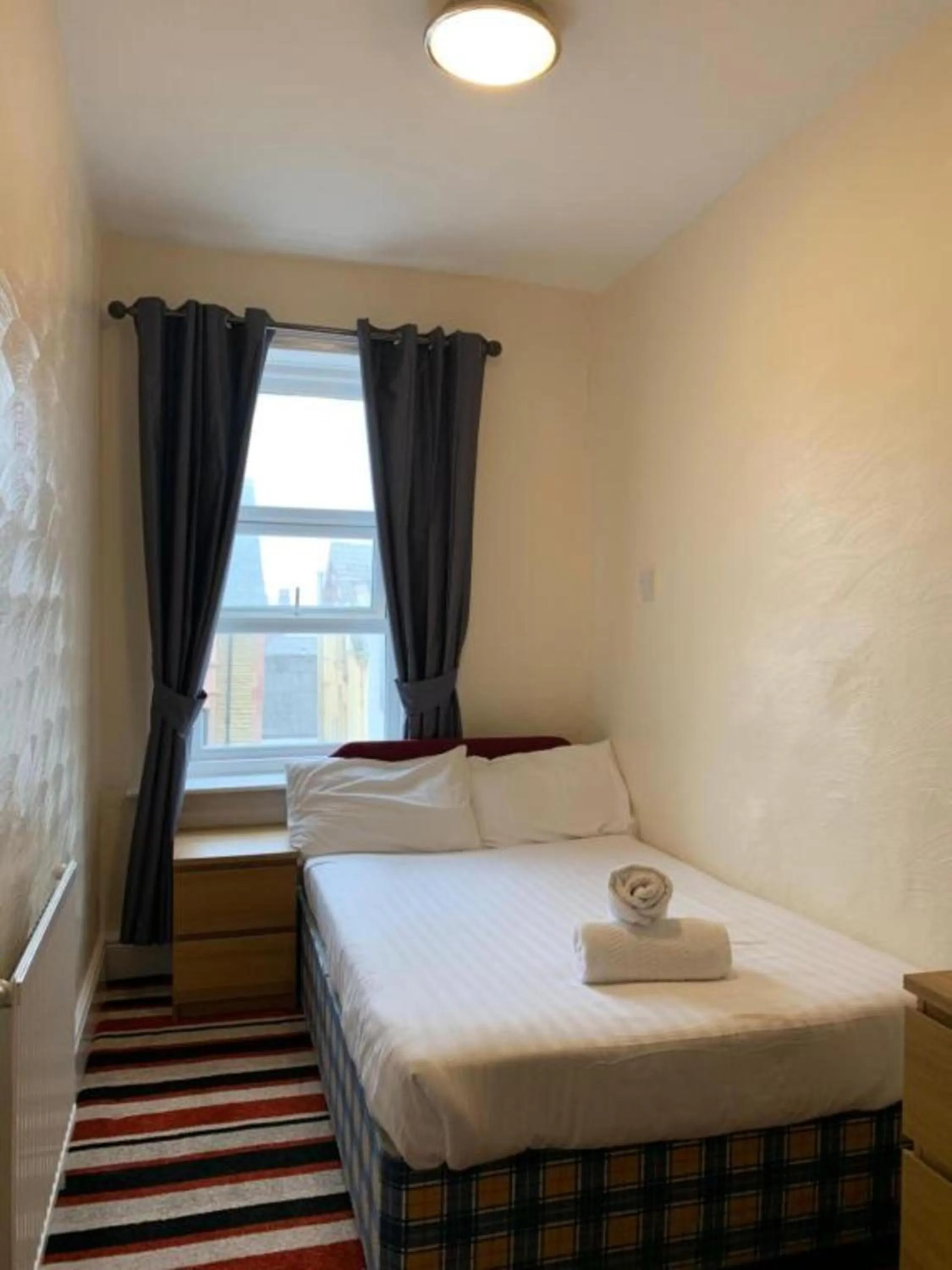 Bedroom, Bed in OYO Wave Crest Hotel