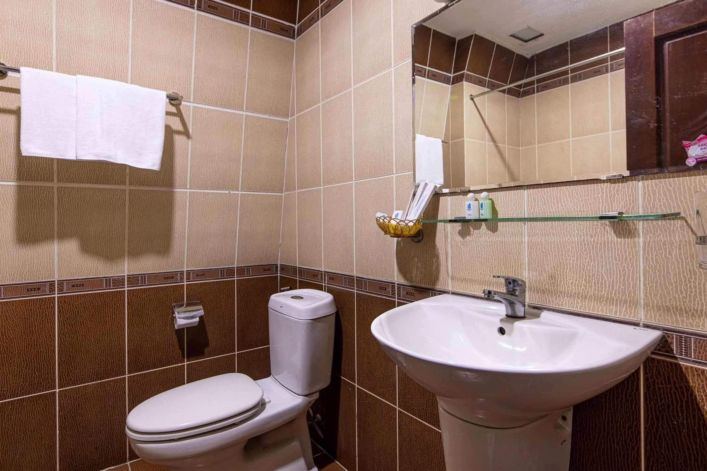 Bathroom in Phong Lan 2 Hotel