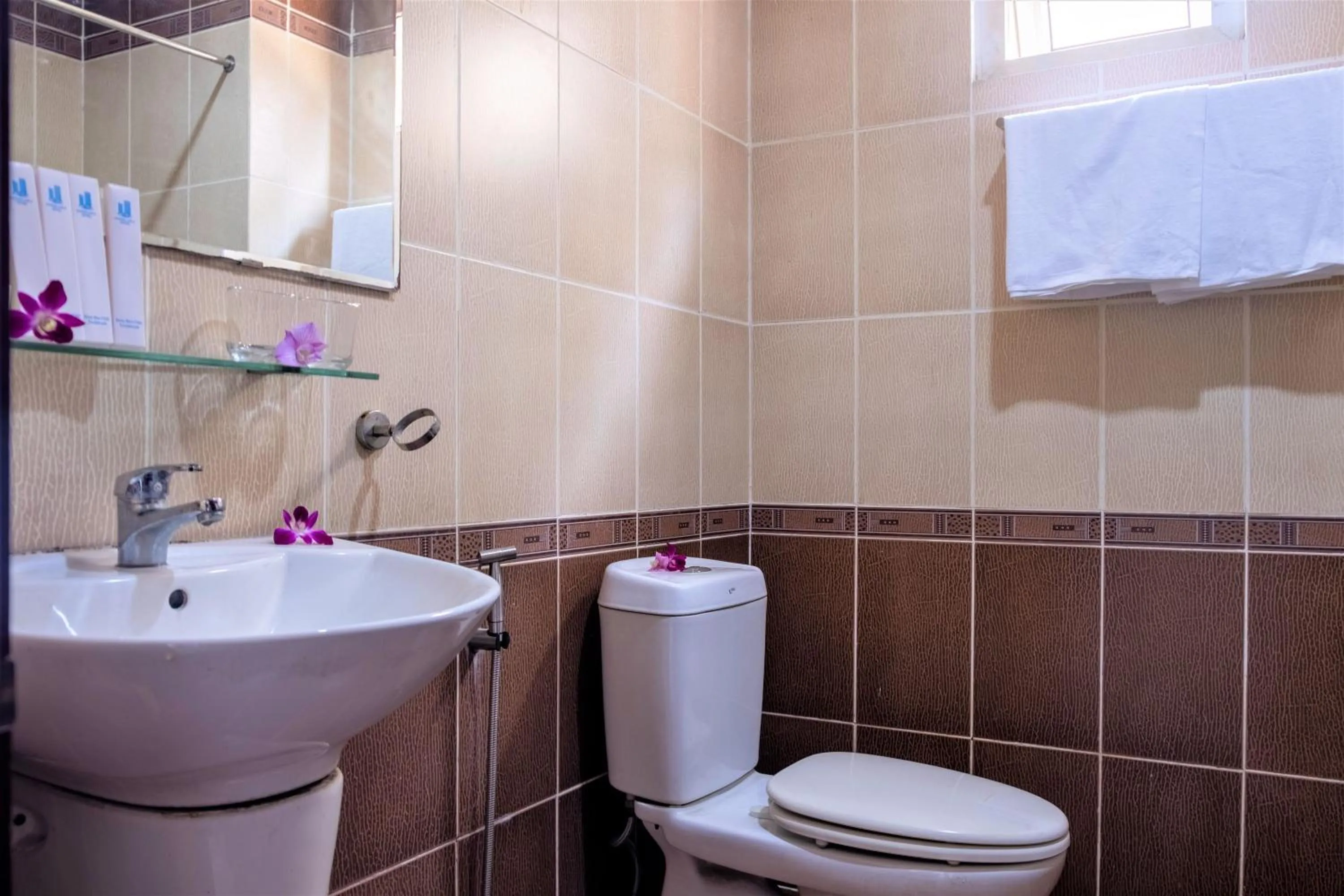 Bathroom in Phong Lan 2 Hotel