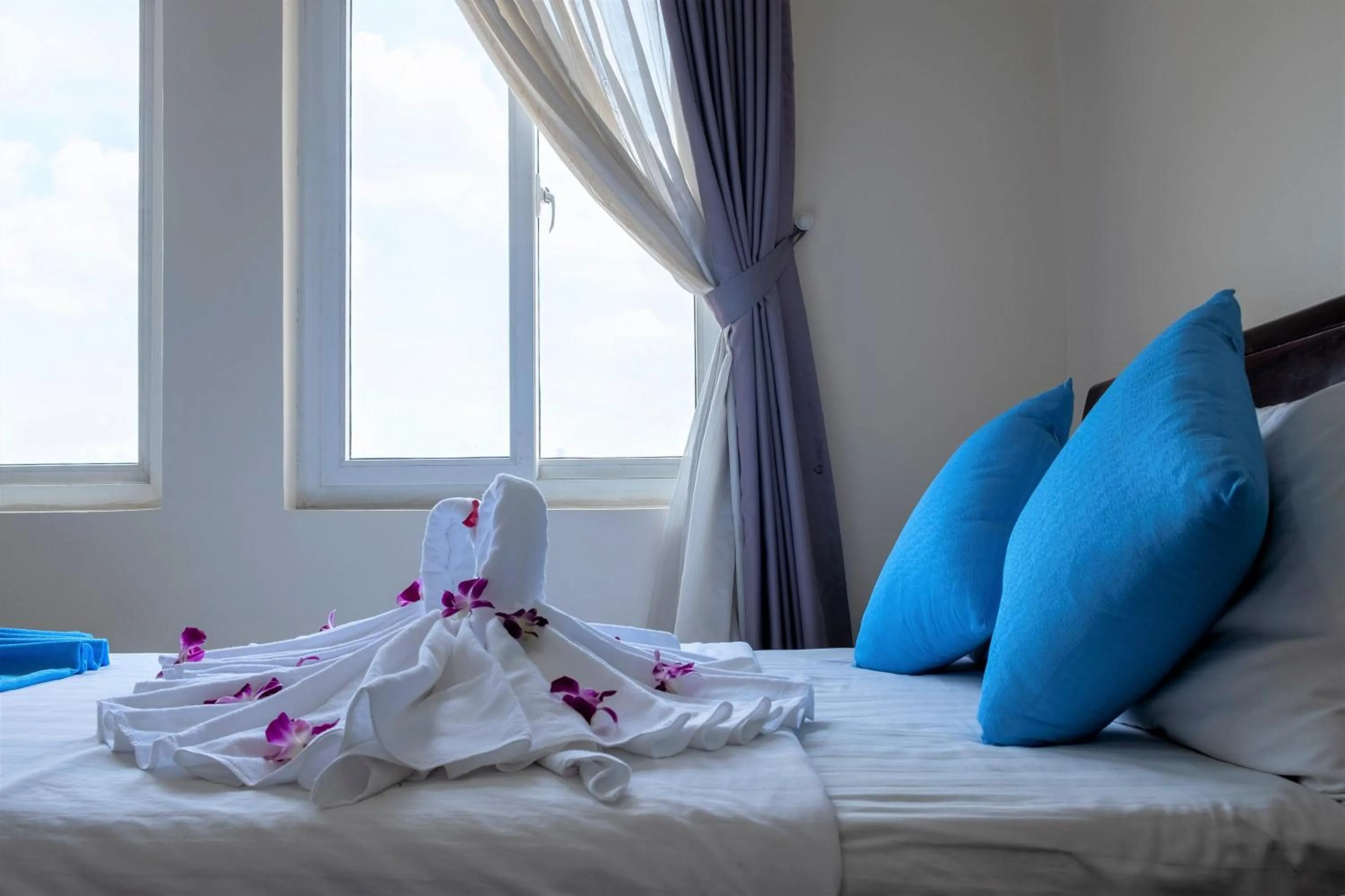 Bedroom, Bed in Phong Lan 2 Hotel