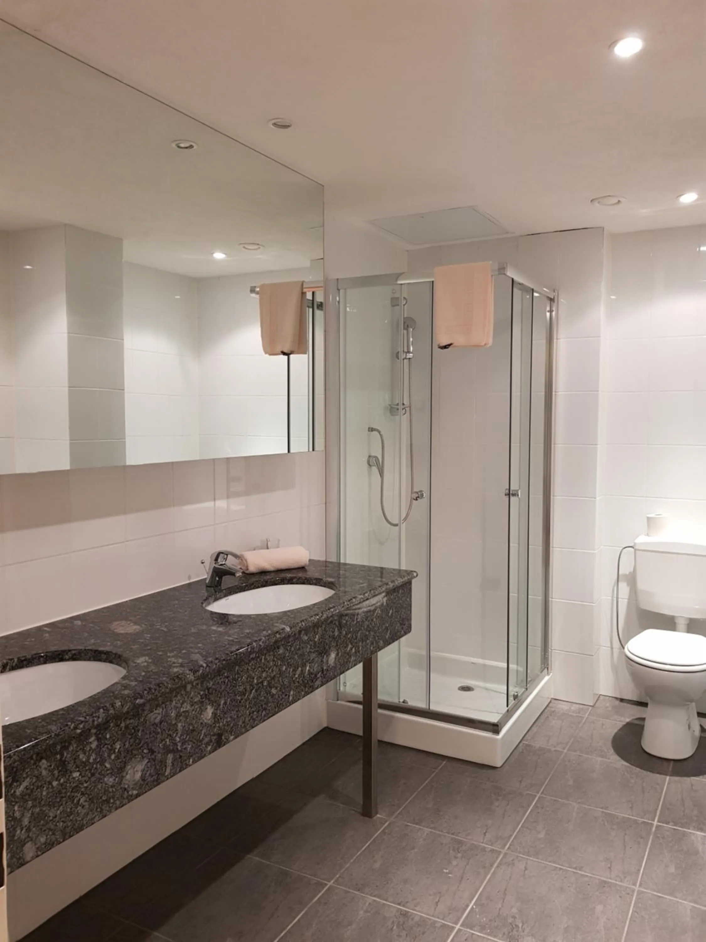 Bathroom in Hotel Pause