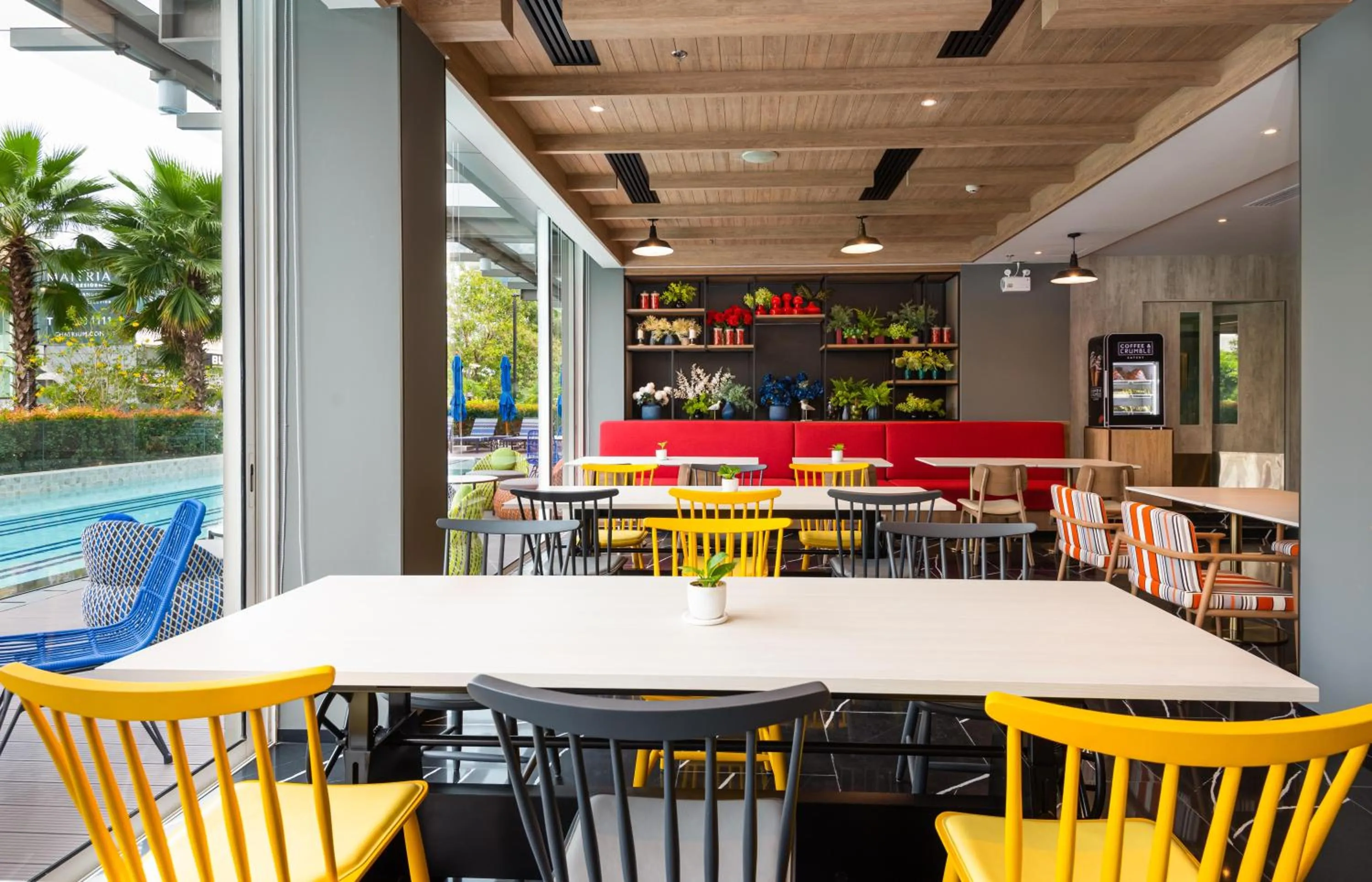 Restaurant/places to eat in Maitria Hotel Rama 9 Bangkok - A Chatrium Collection