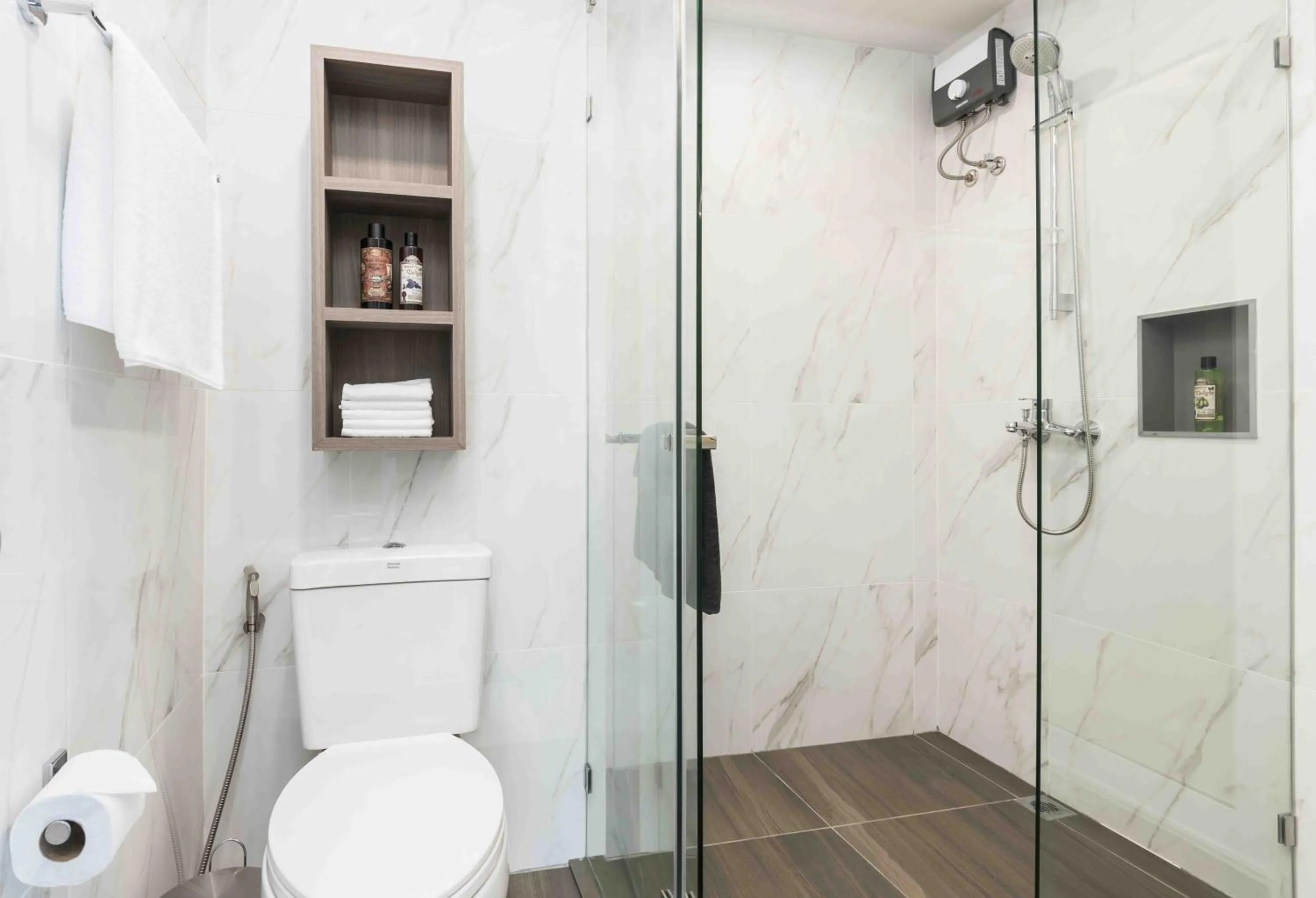 Shower in Maitria Hotel Rama 9 Bangkok - A Chatrium Collection