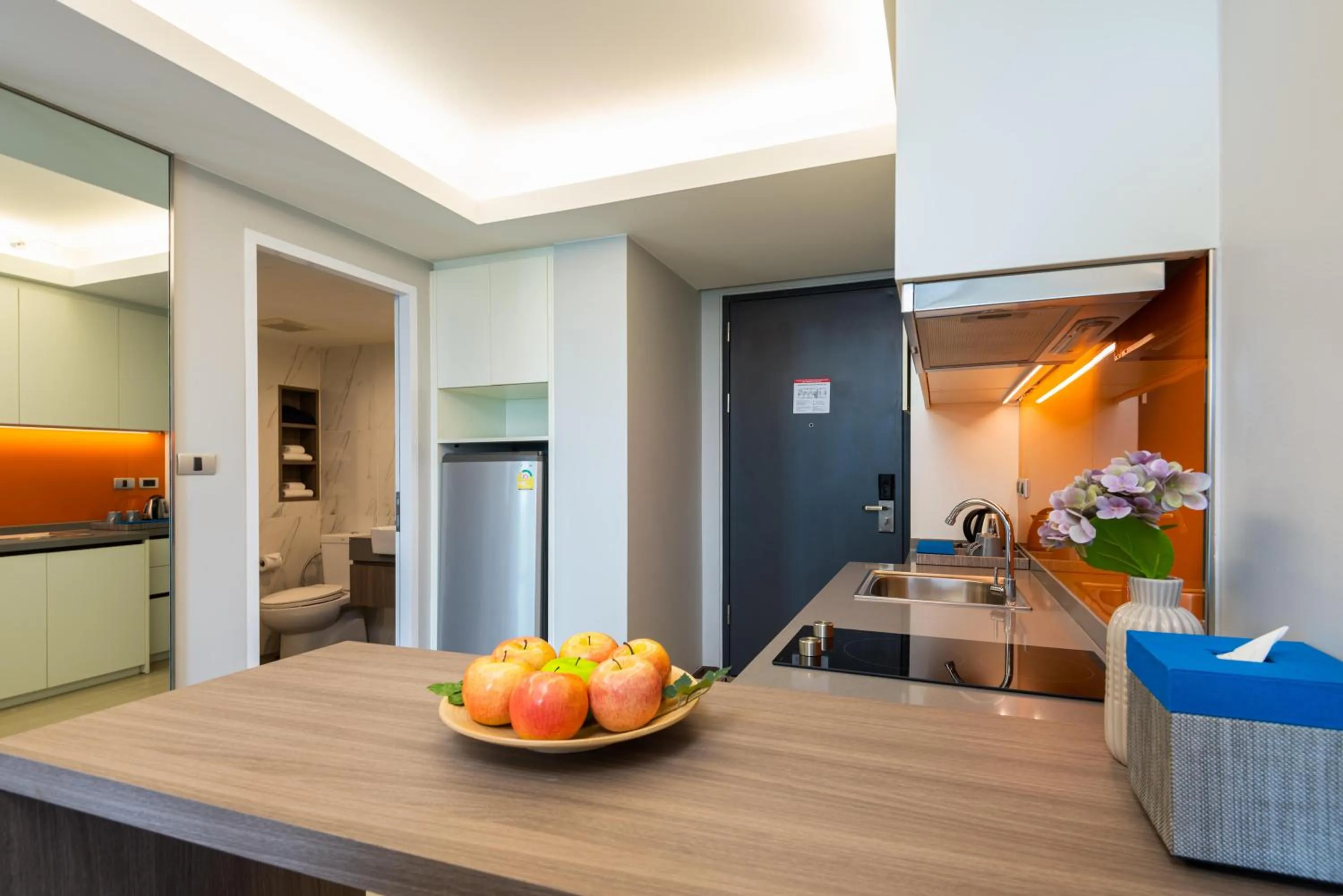 Kitchen or kitchenette in Maitria Hotel Rama 9 Bangkok - A Chatrium Collection