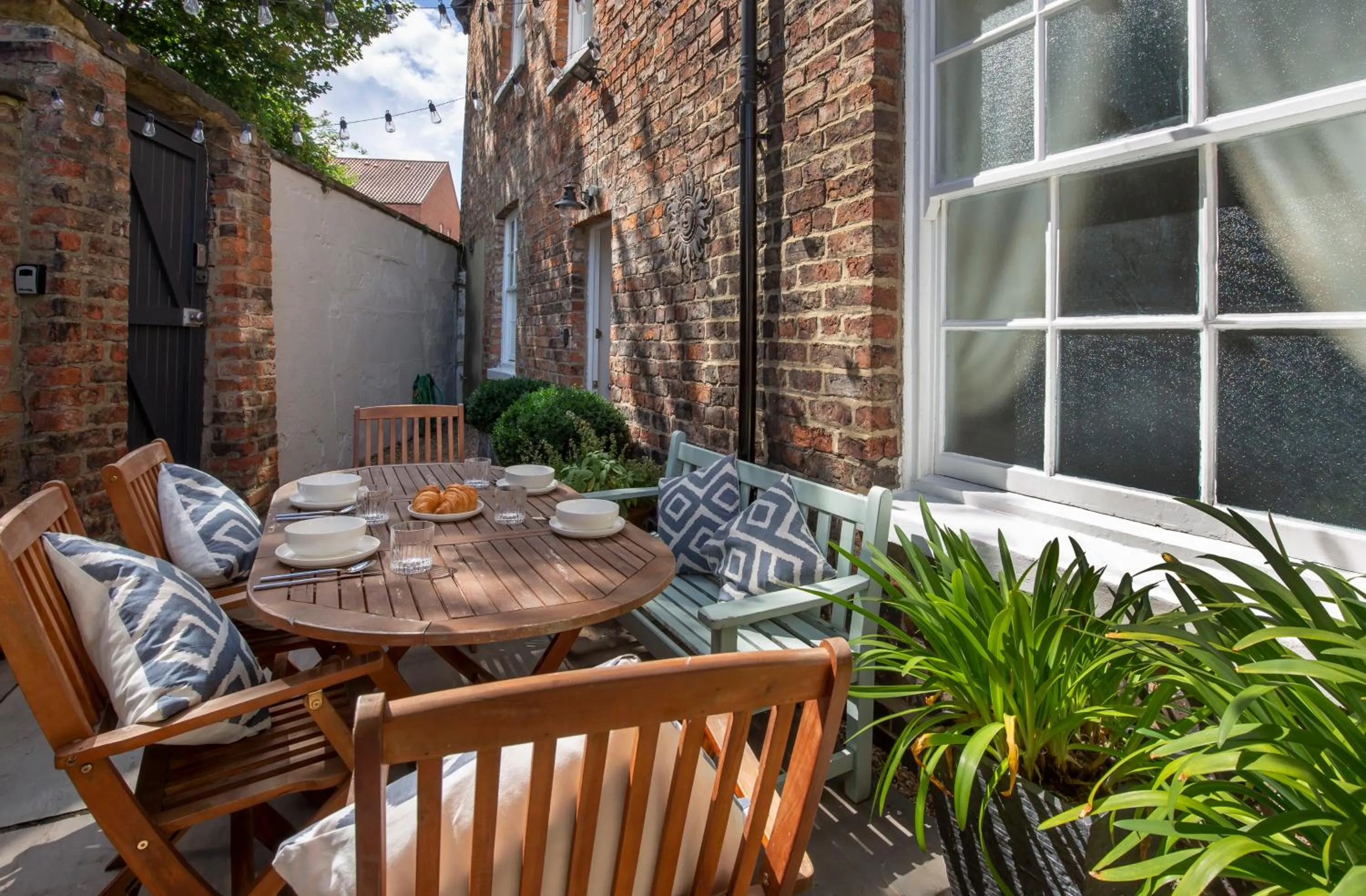 George Street Boutique Apartments with Free Parking