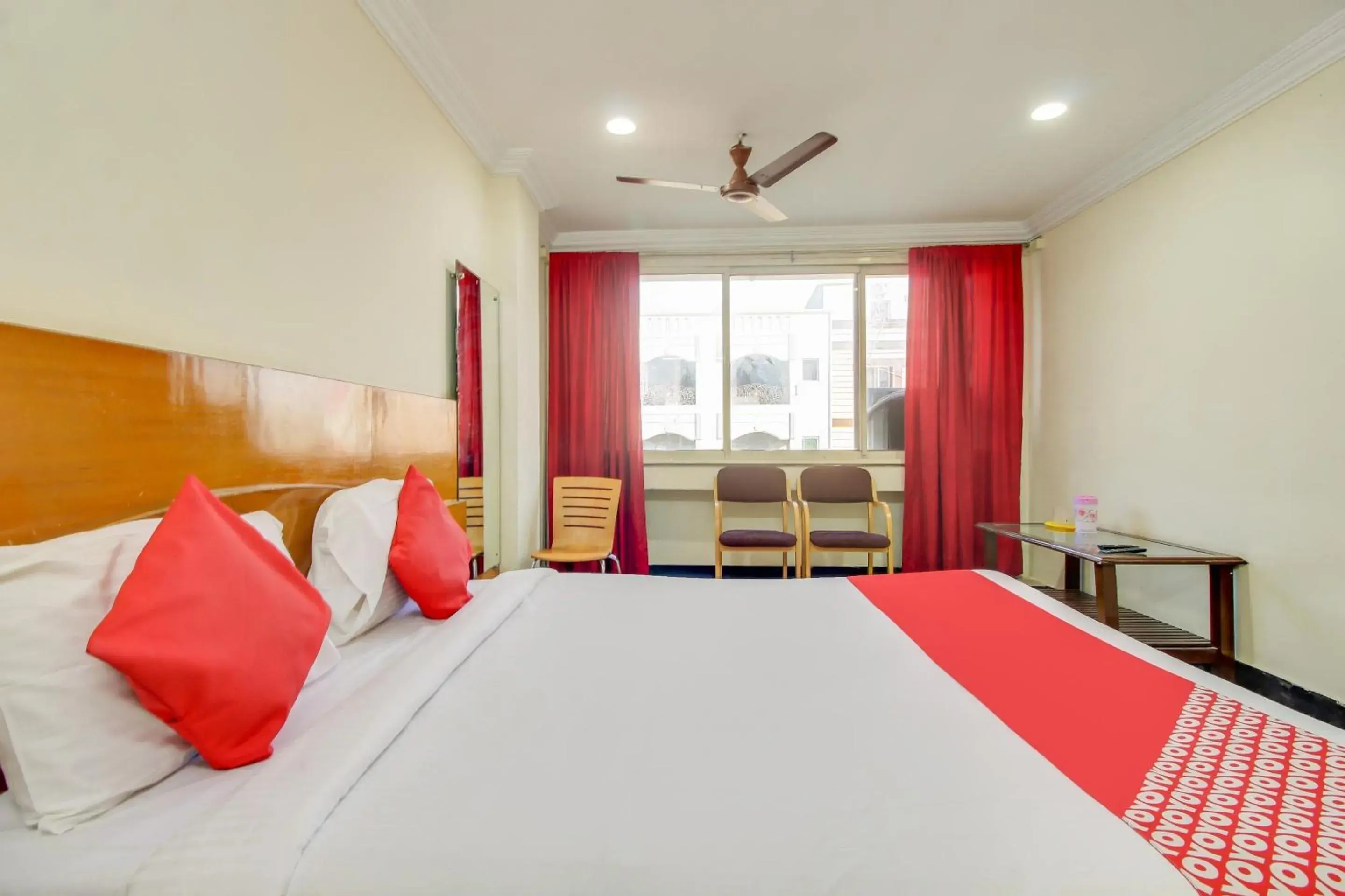 Lobby or reception, Bed in Hotel O Srinivasa Residency Lobby or reception, Bed in Hotel O Srinivasa Residency