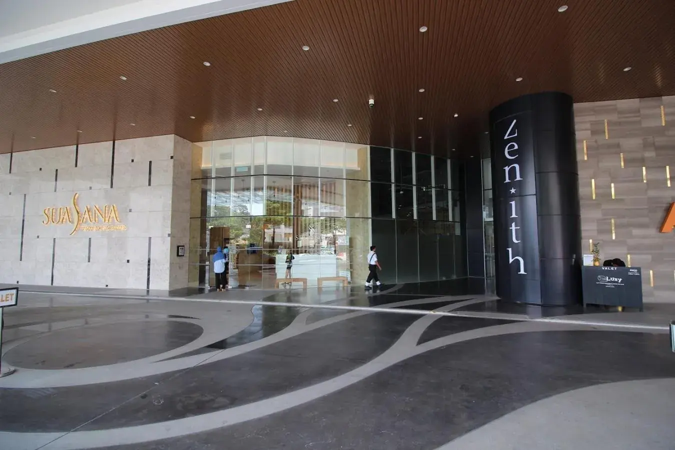 Facade/entrance in Suasana Residence by Nest Home Facade/entrance in Suasana Residence by Nest Home